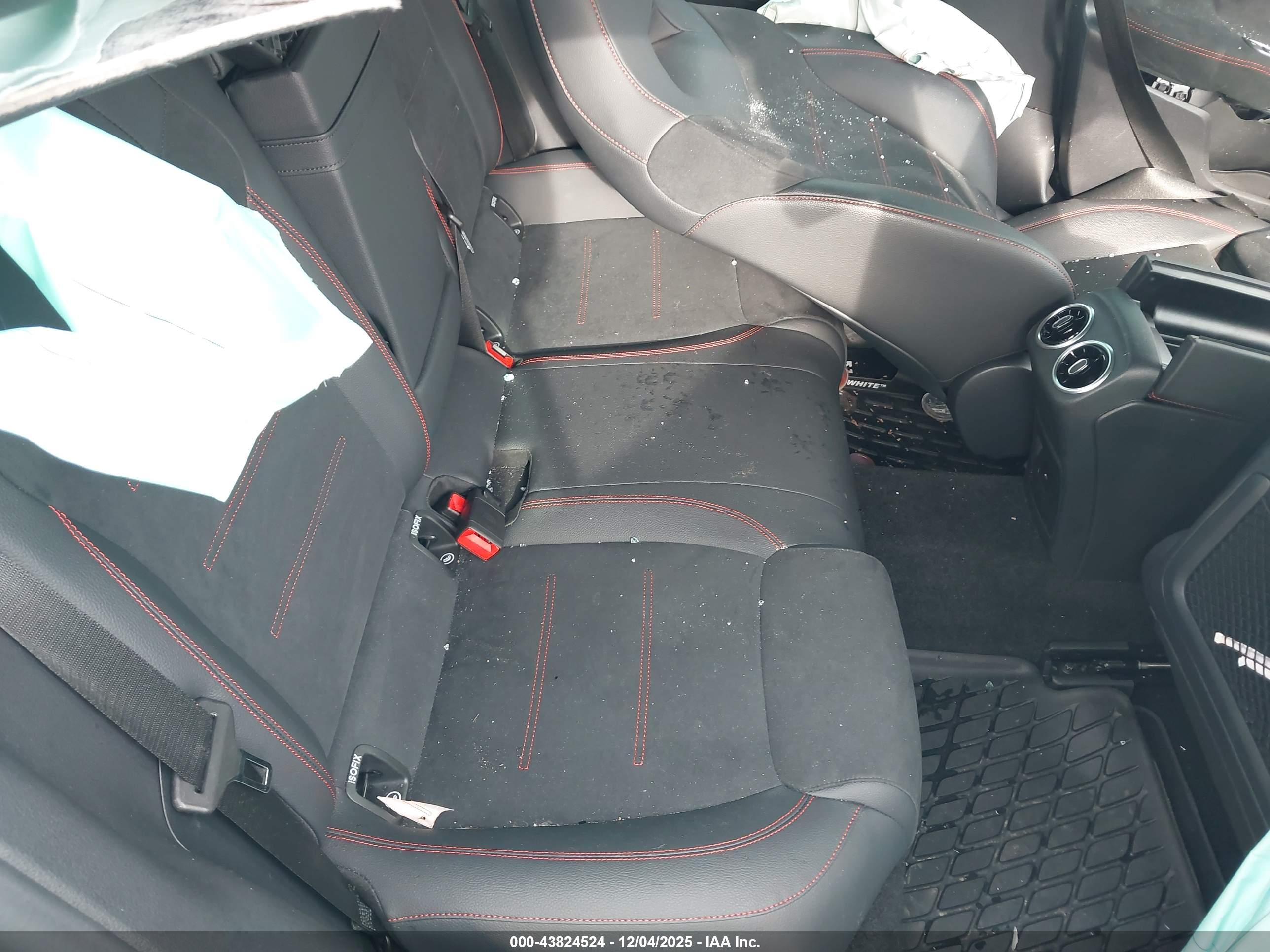MERCEDES-BENZ CLA image 8