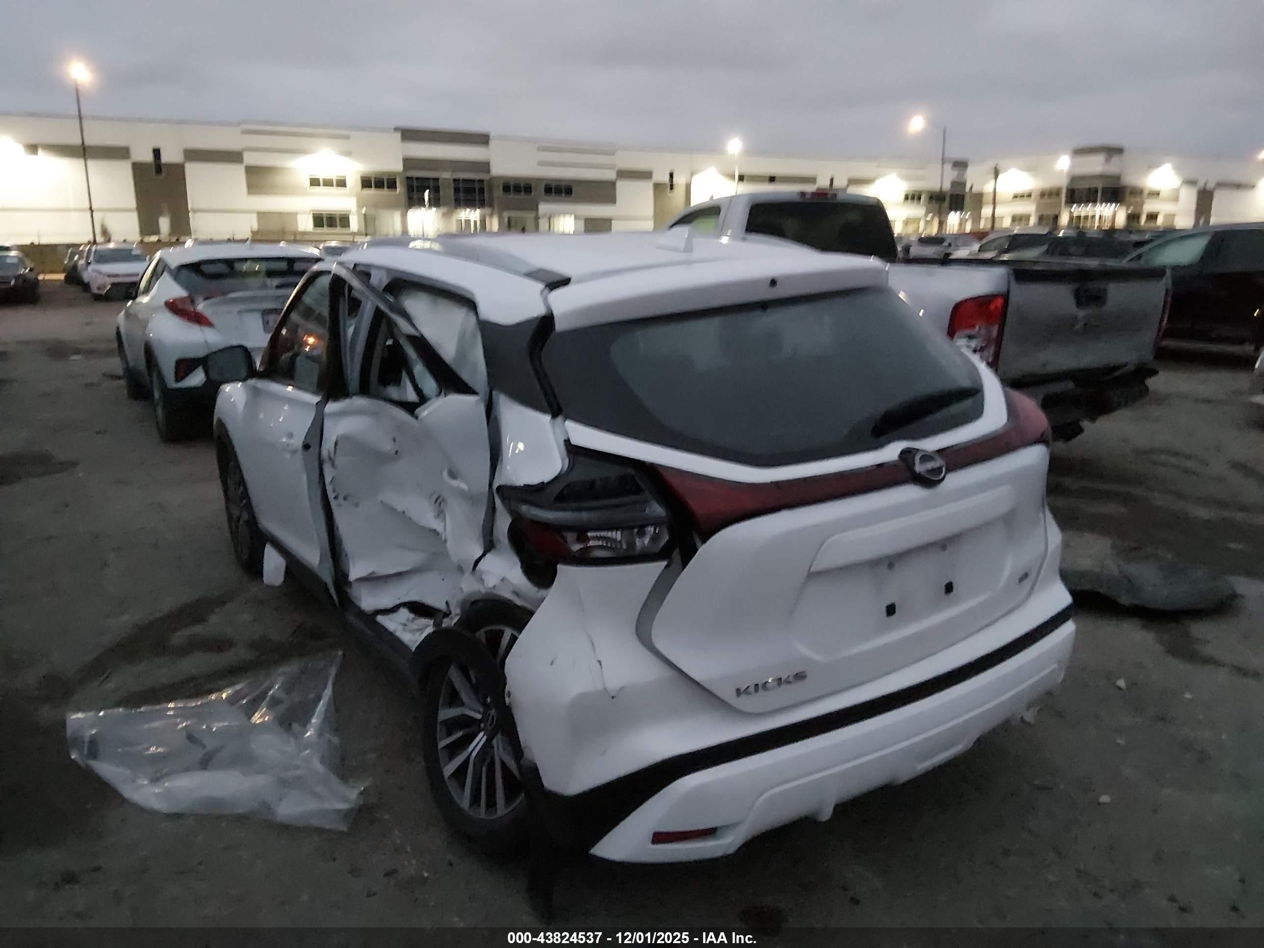 NISSAN KICKS image 3