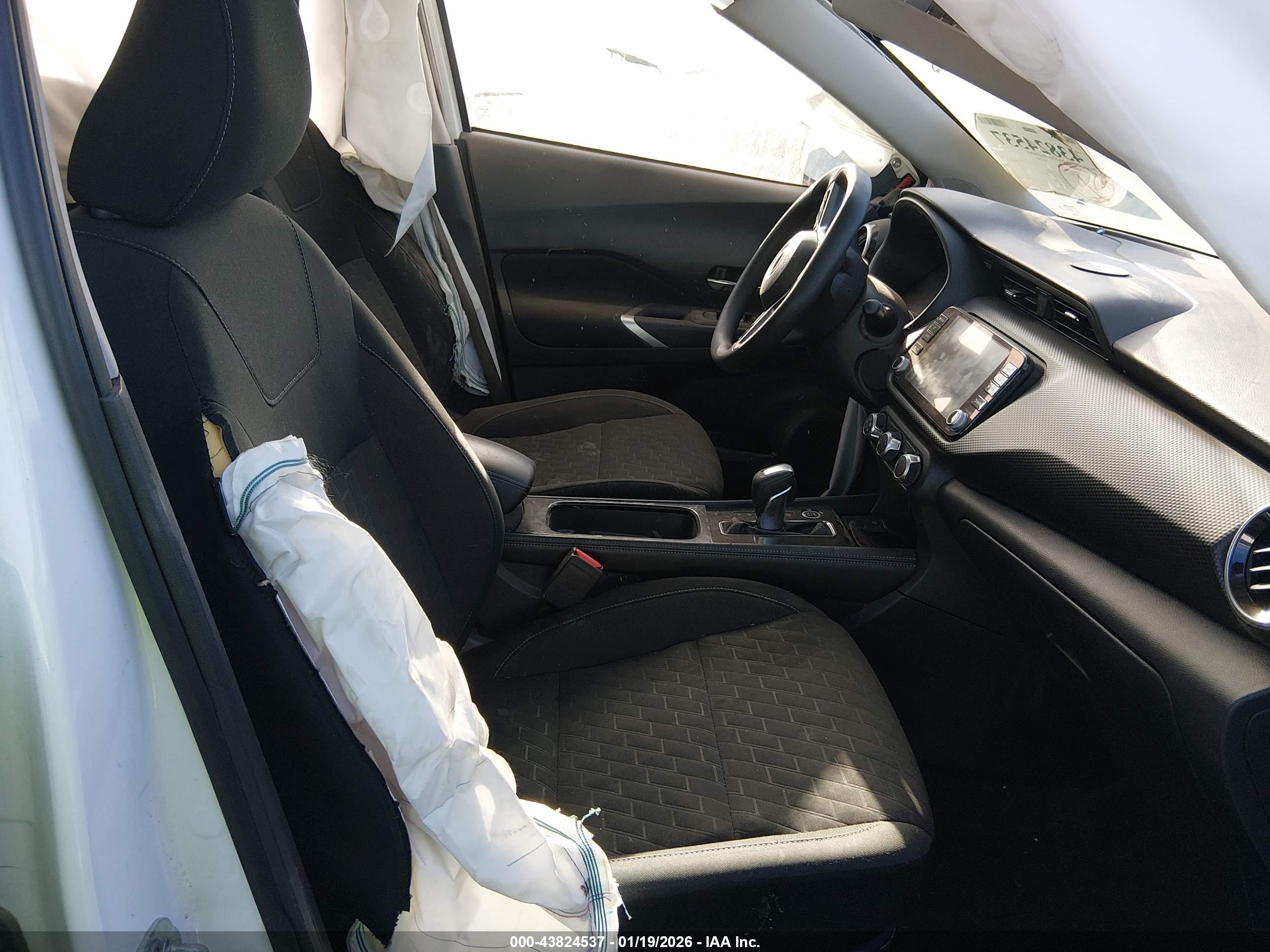 NISSAN KICKS image 5