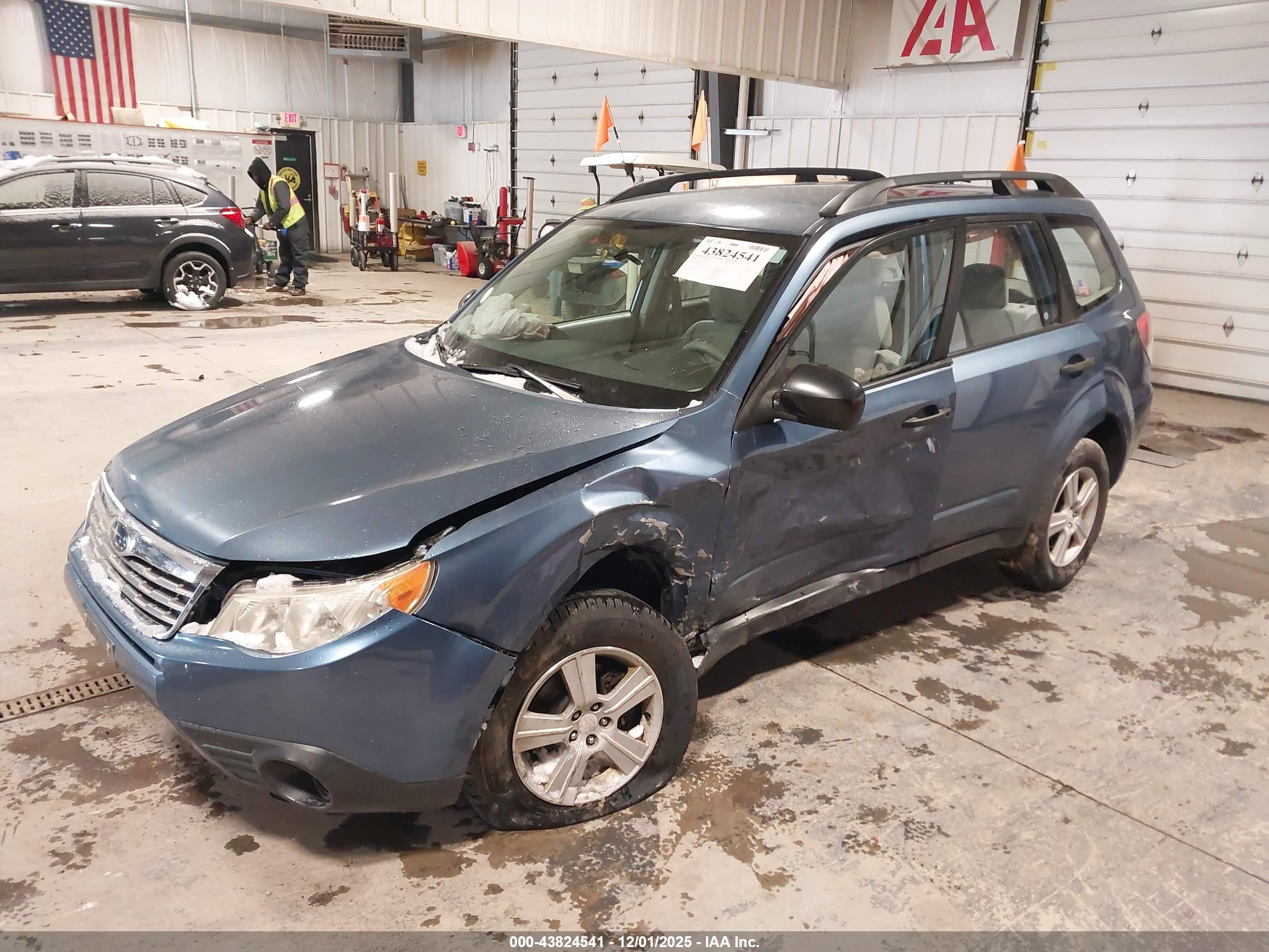 SUBARU FORESTER image 2