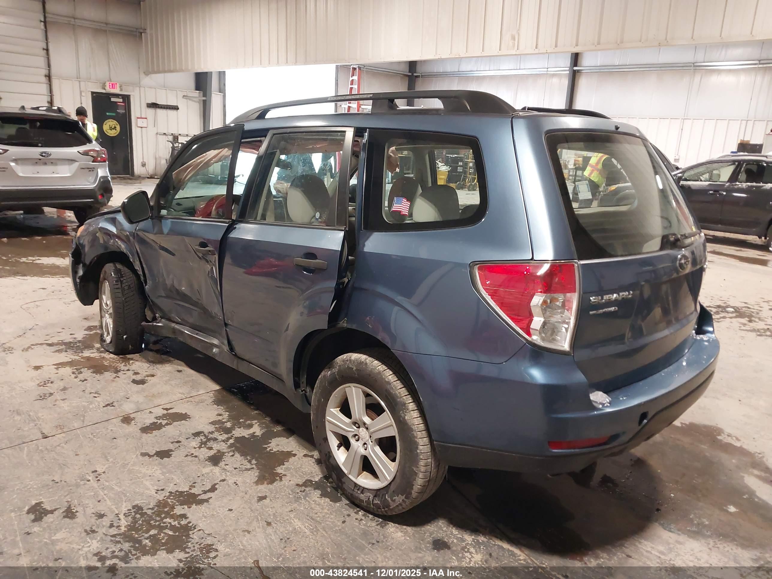 SUBARU FORESTER image 3