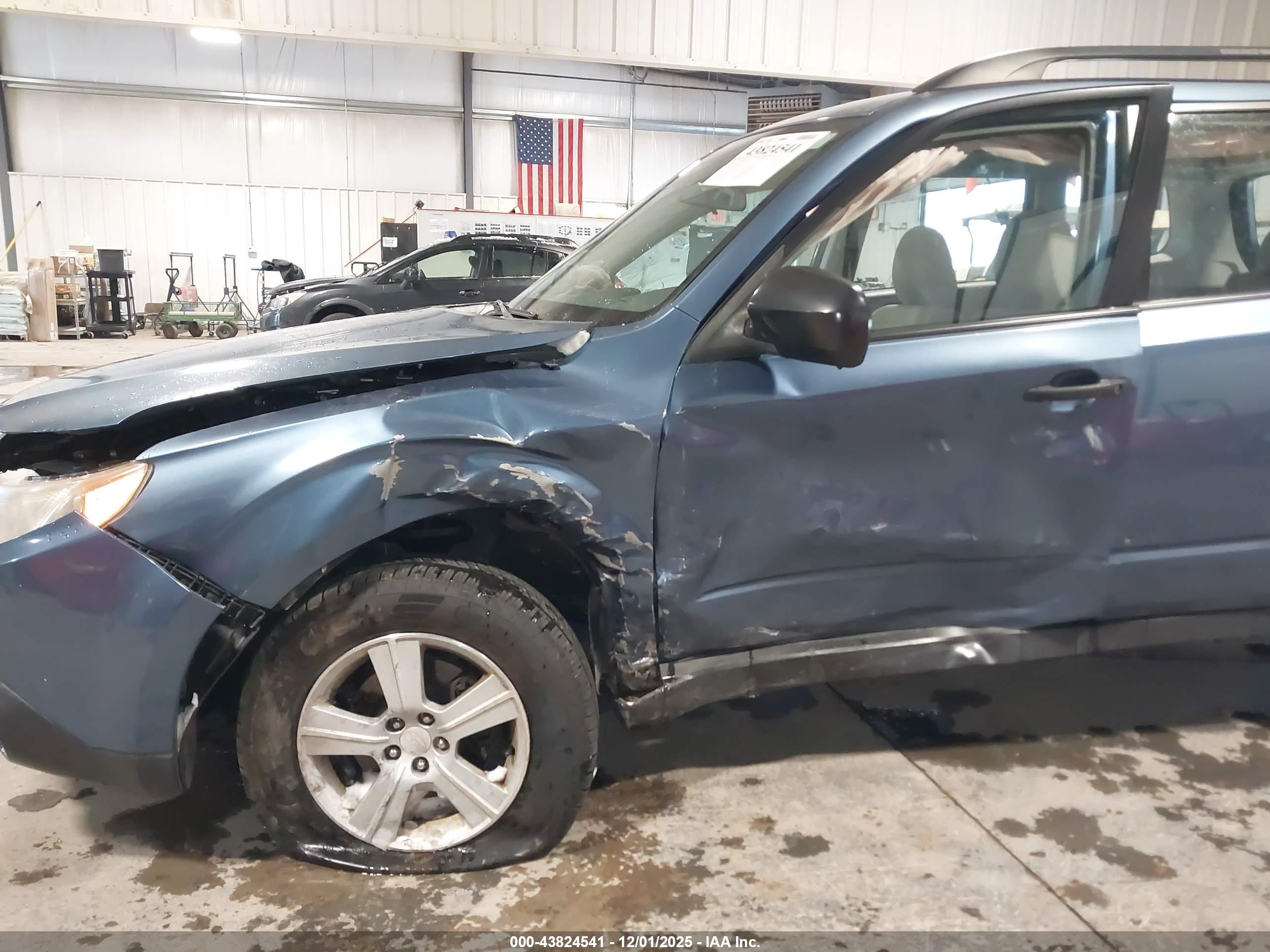 SUBARU FORESTER image 6