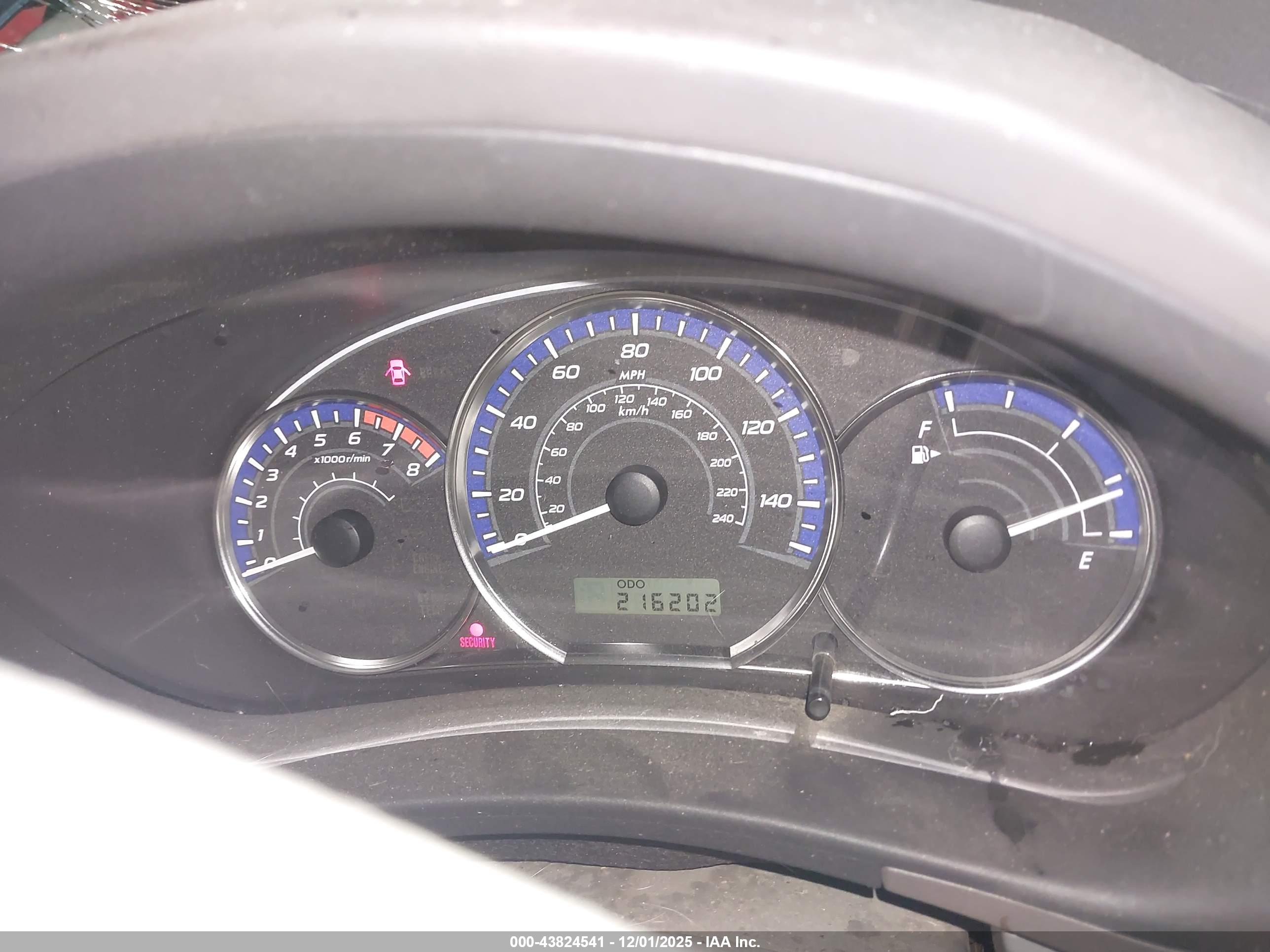 SUBARU FORESTER image 7