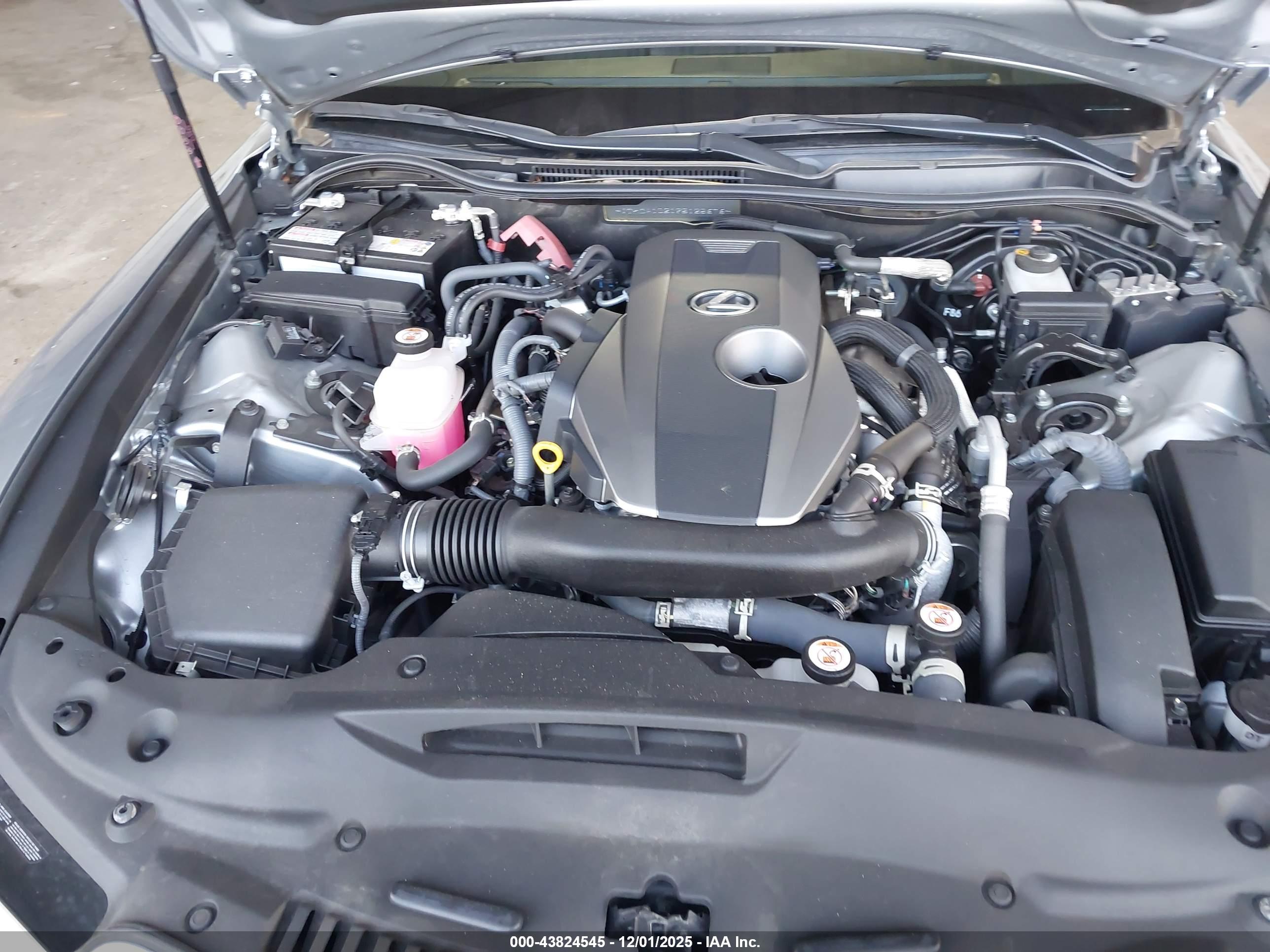 LEXUS IS image 10