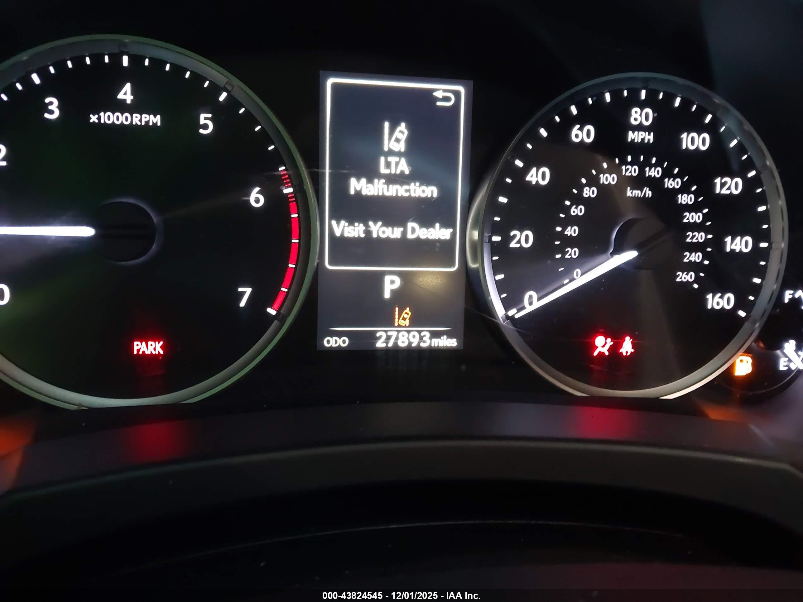 LEXUS IS image 7