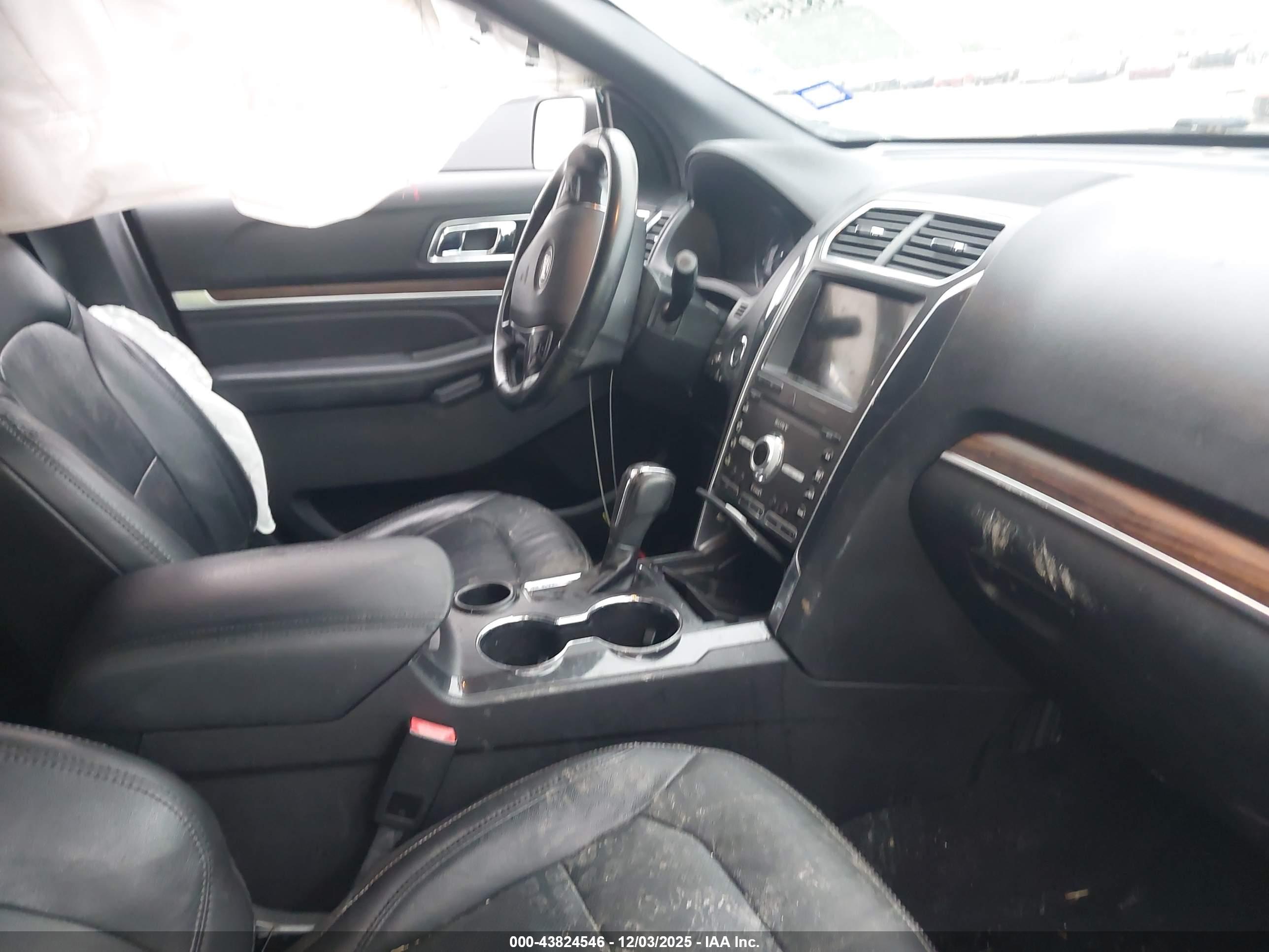 FORD EXPLORER image 5
