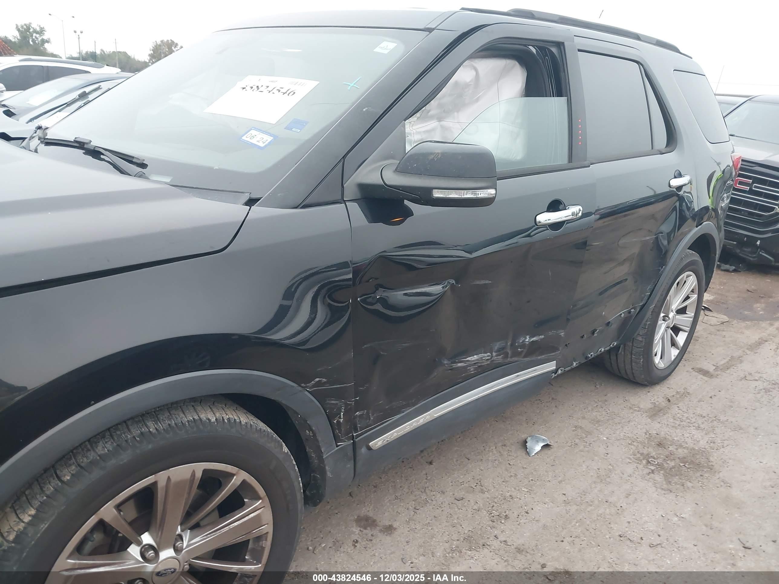 FORD EXPLORER image 6