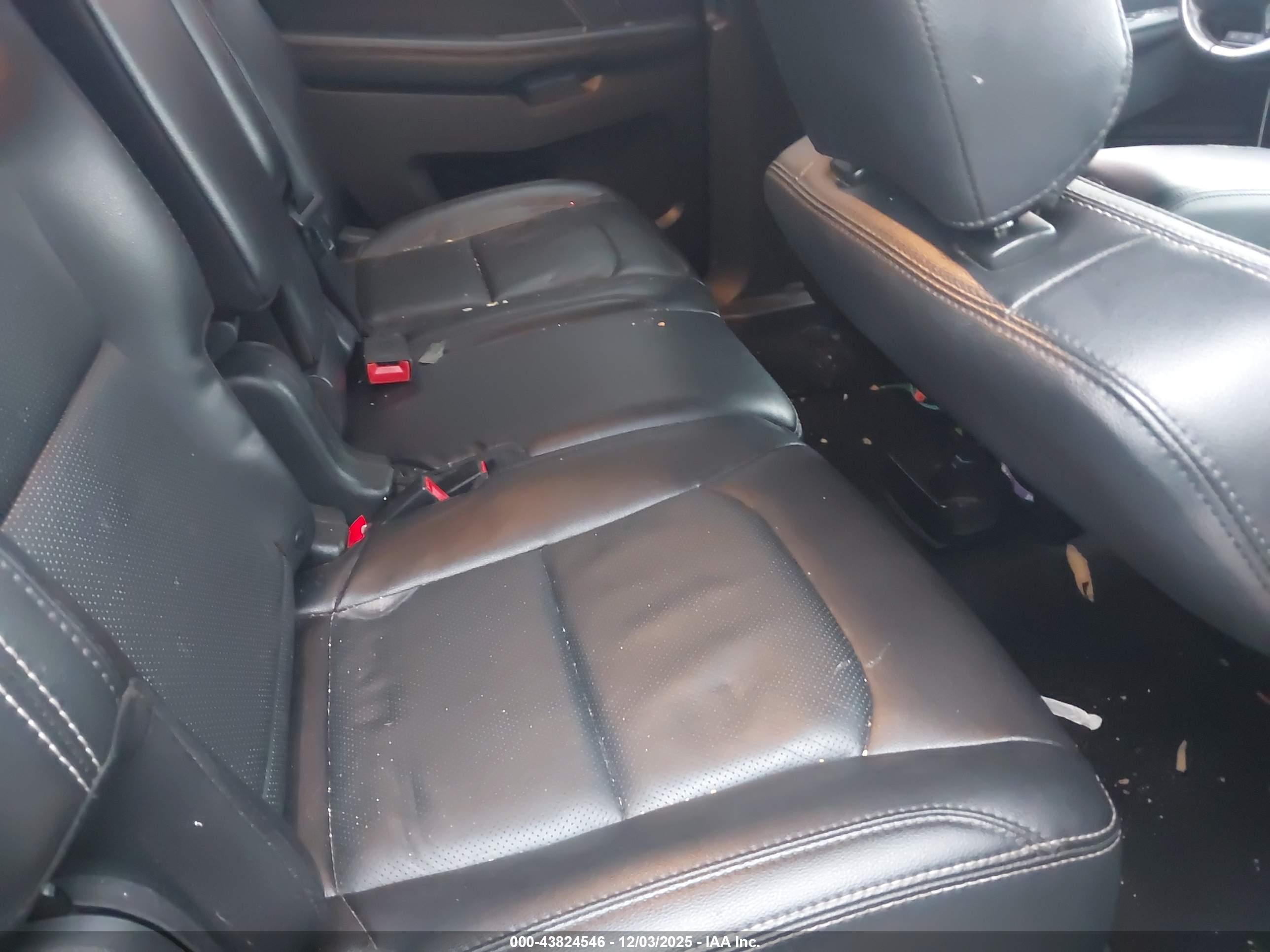 FORD EXPLORER image 8