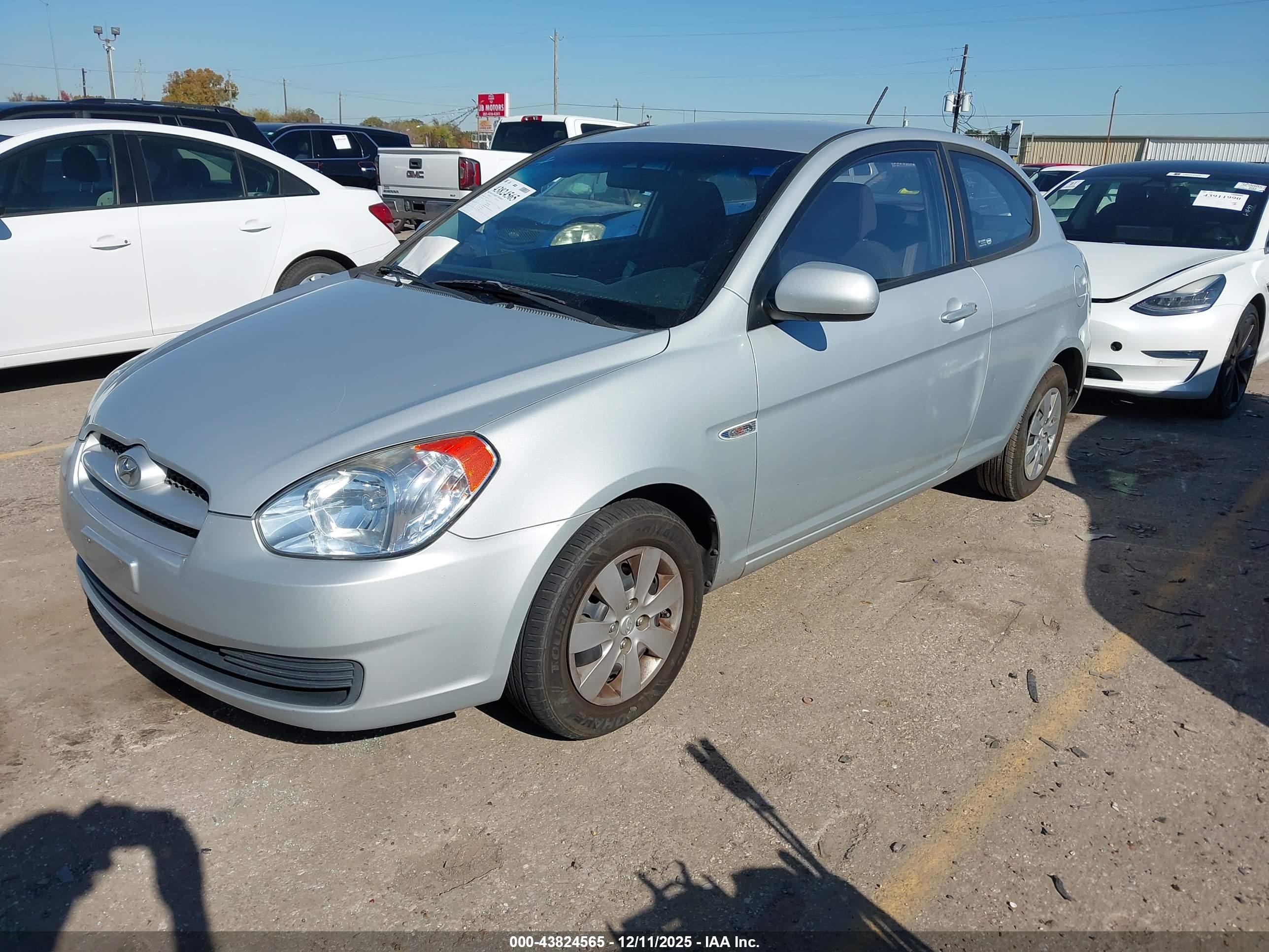 HYUNDAI ACCENT image 2