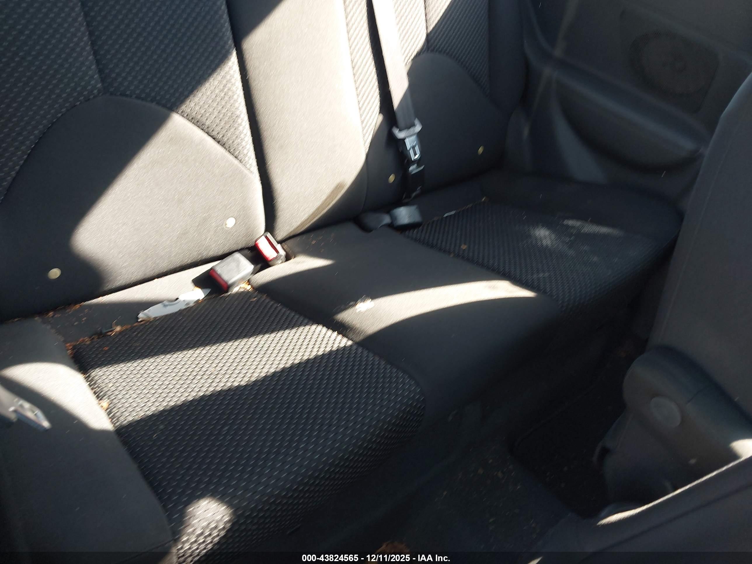 HYUNDAI ACCENT image 8