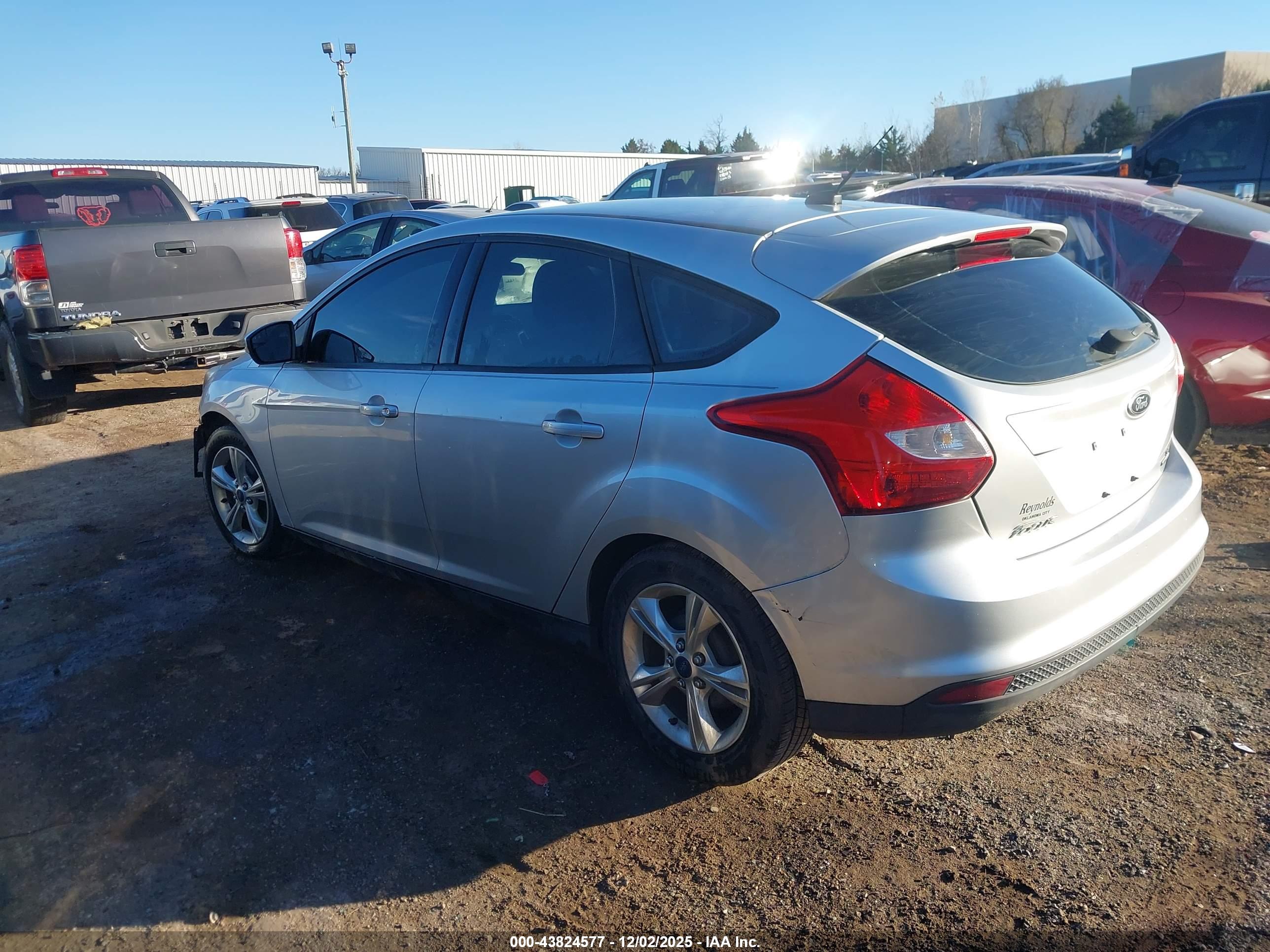 FORD FOCUS image 3