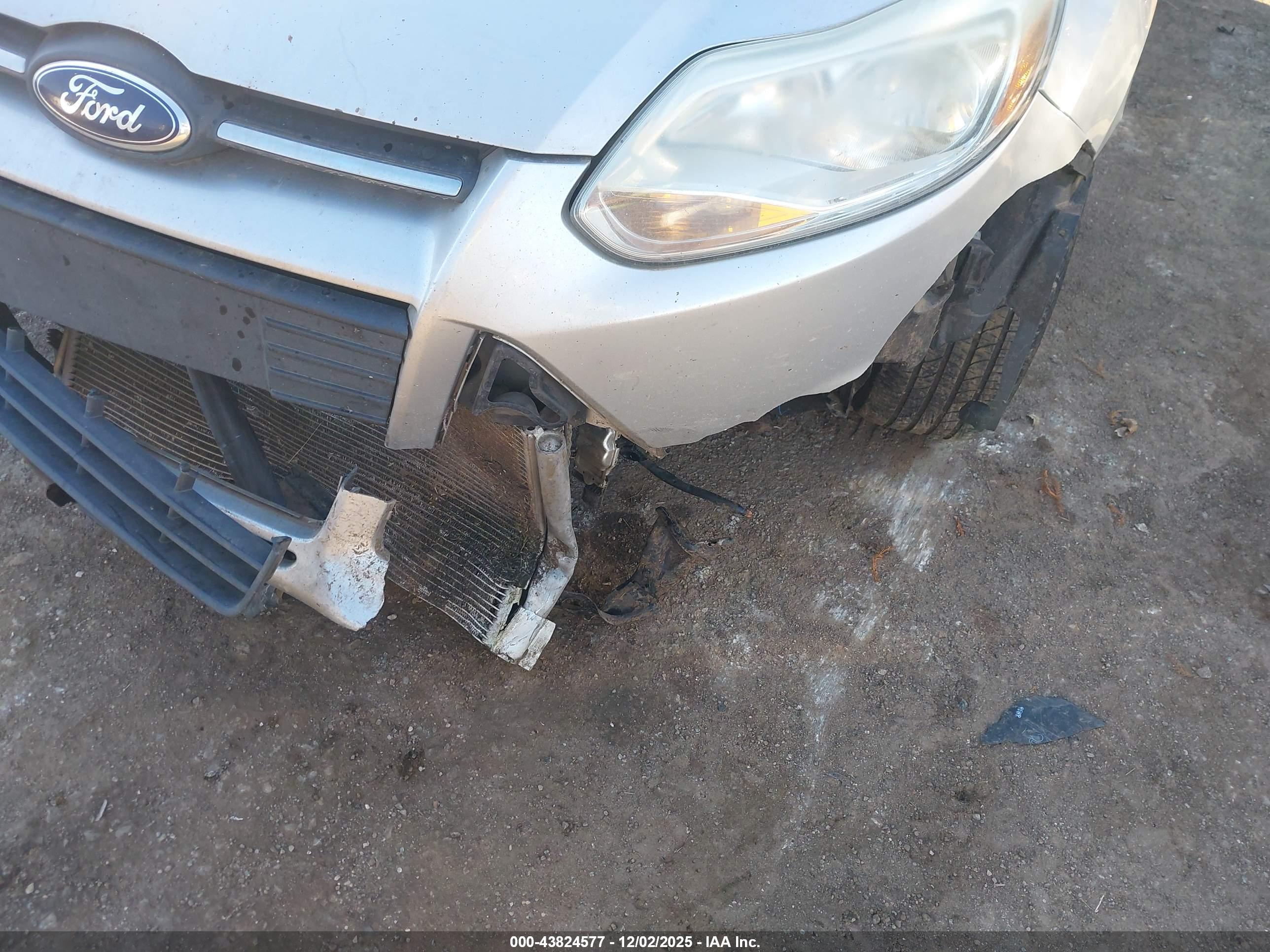 FORD FOCUS image 6