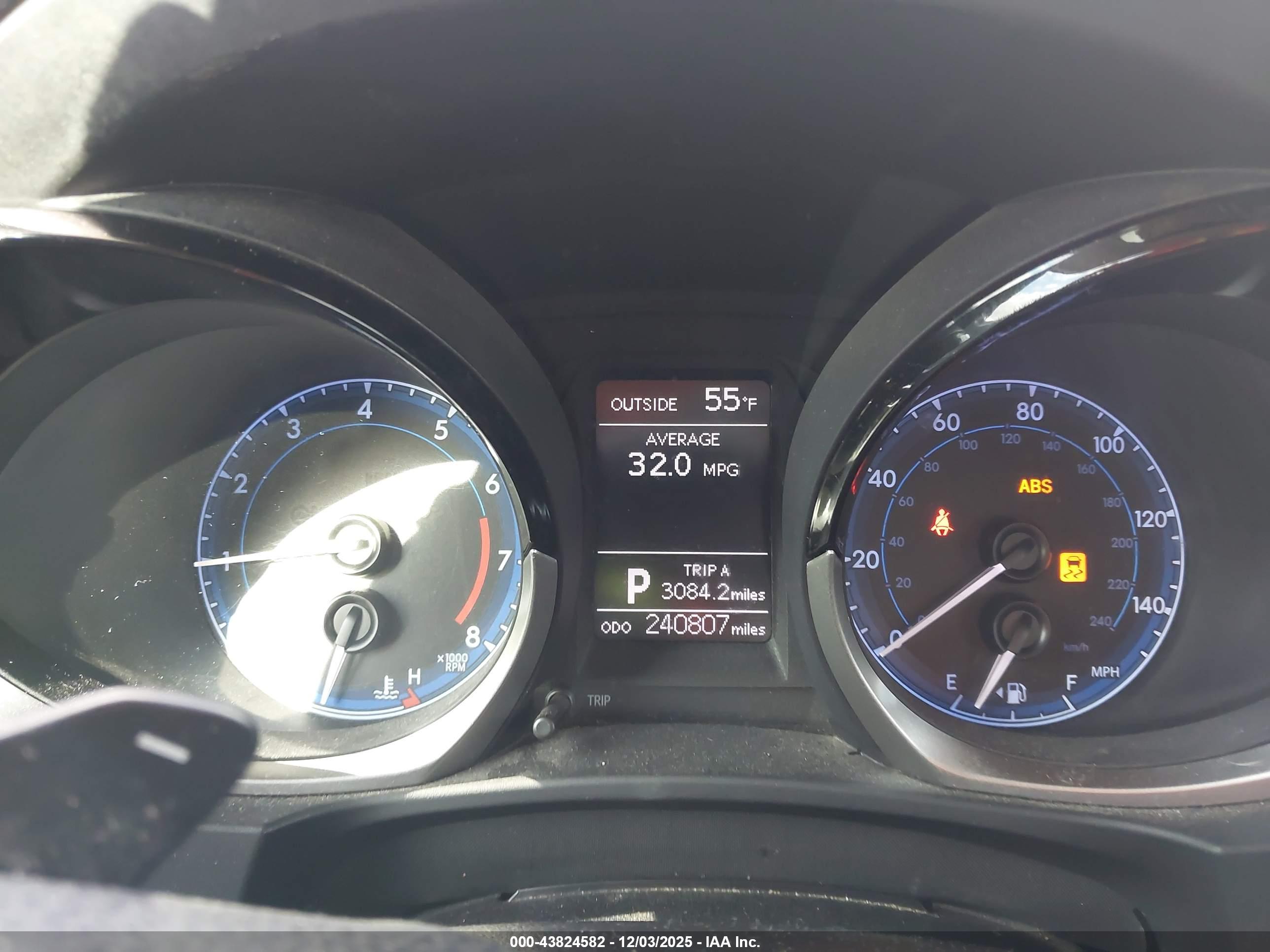 TOYOTA COROLLA image 7