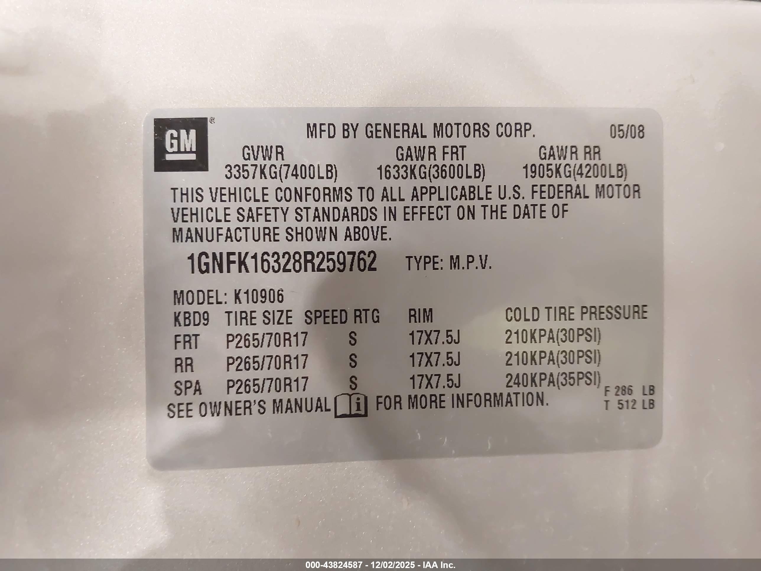 CHEVROLET SUBURBAN image 9