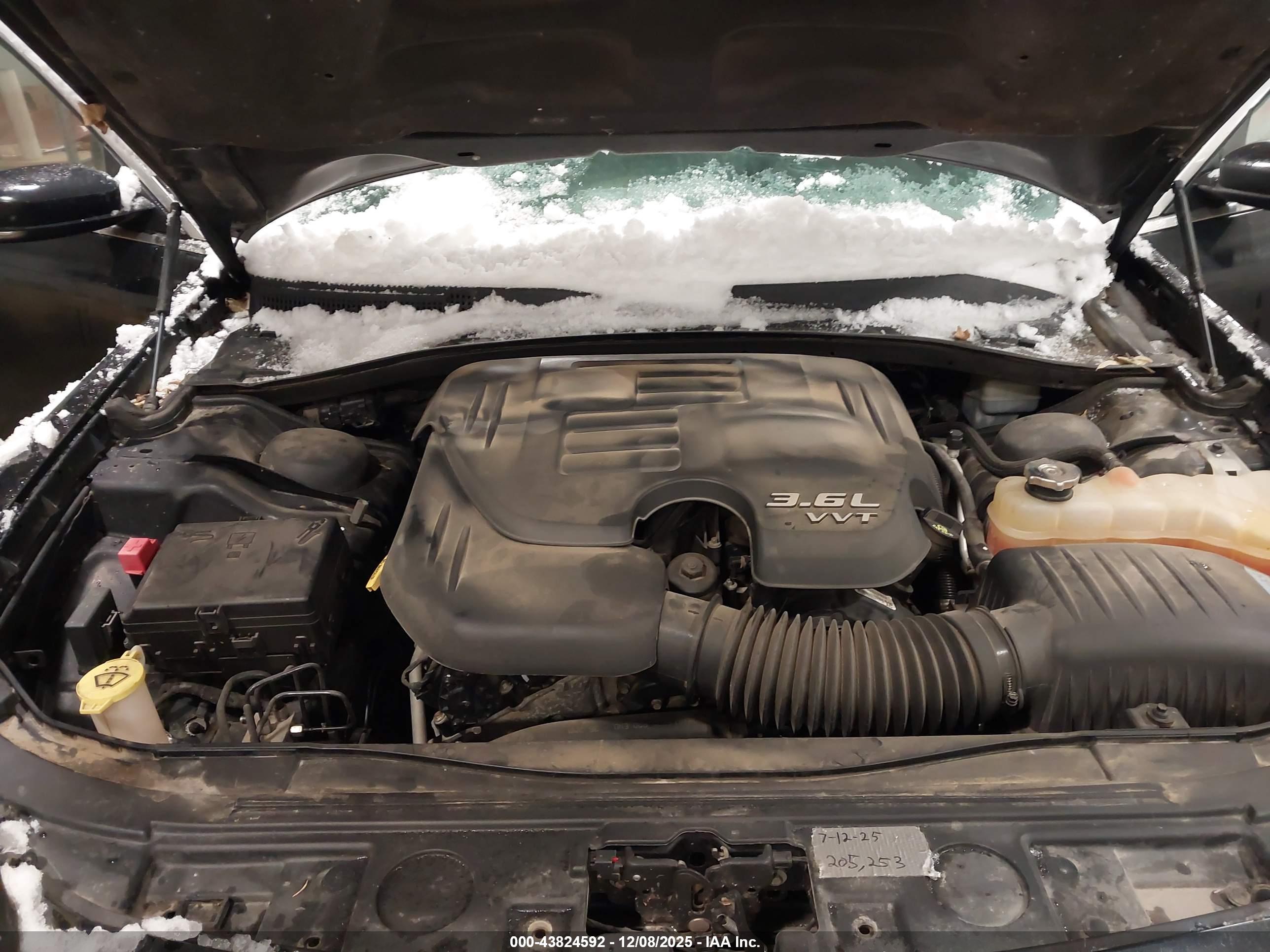 CHRYSLER 300 image 10