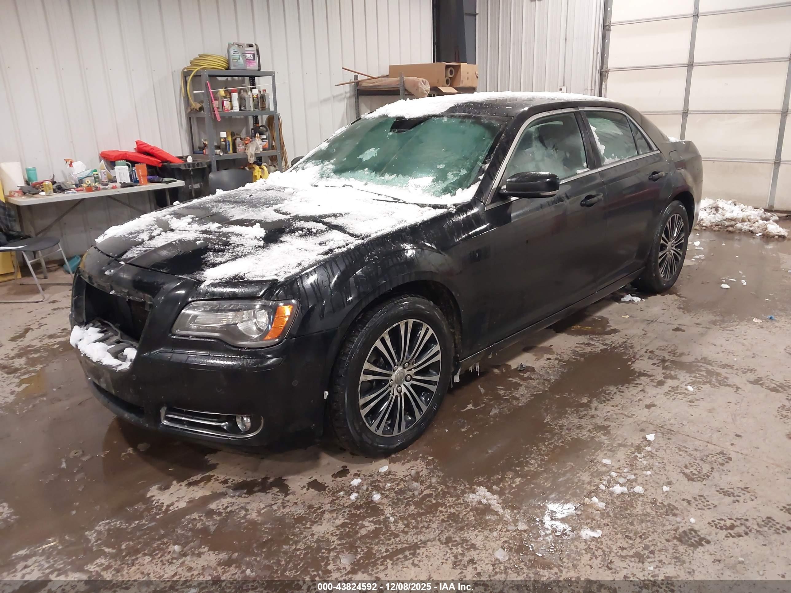 CHRYSLER 300 image 2