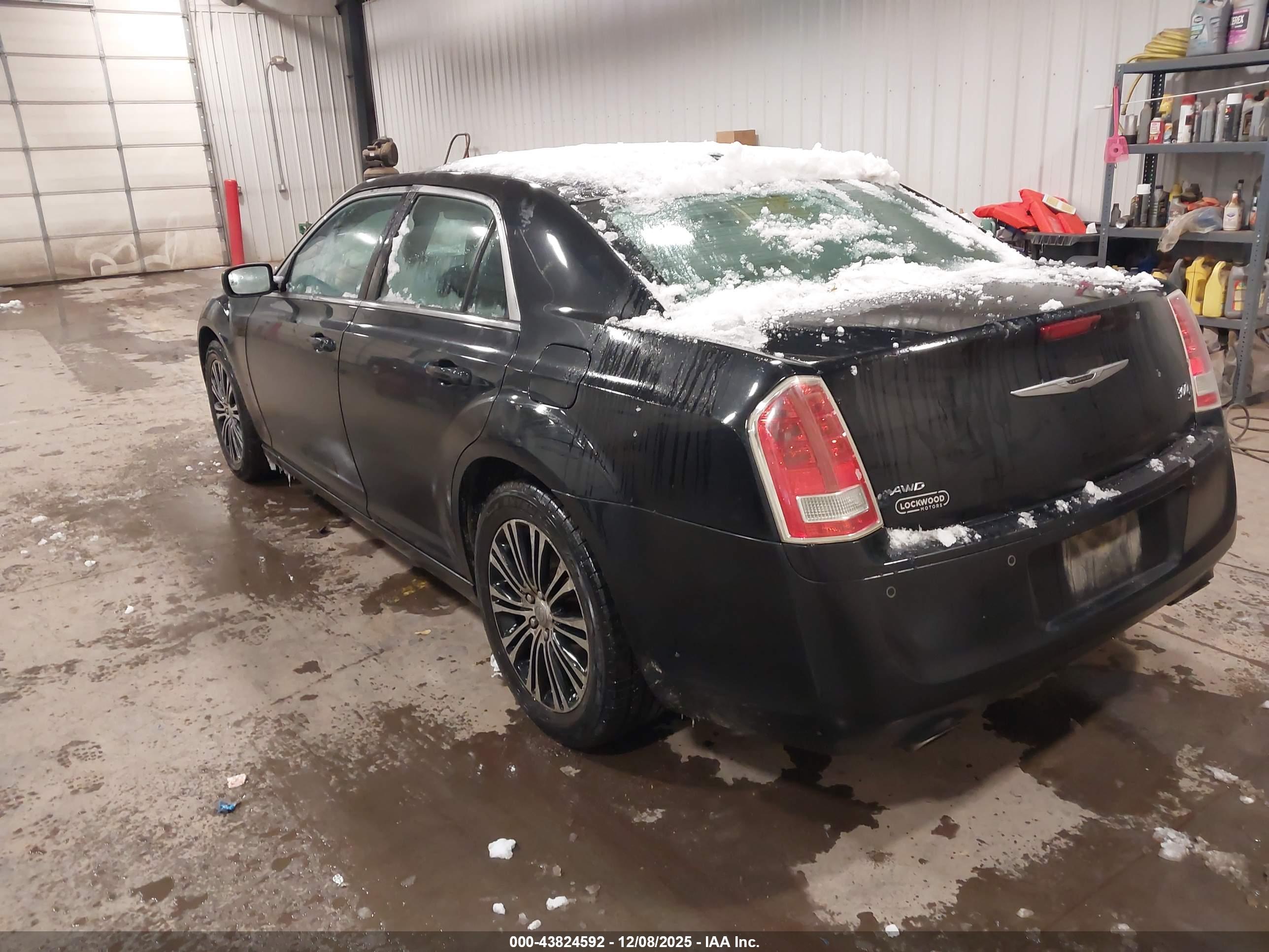 CHRYSLER 300 image 3