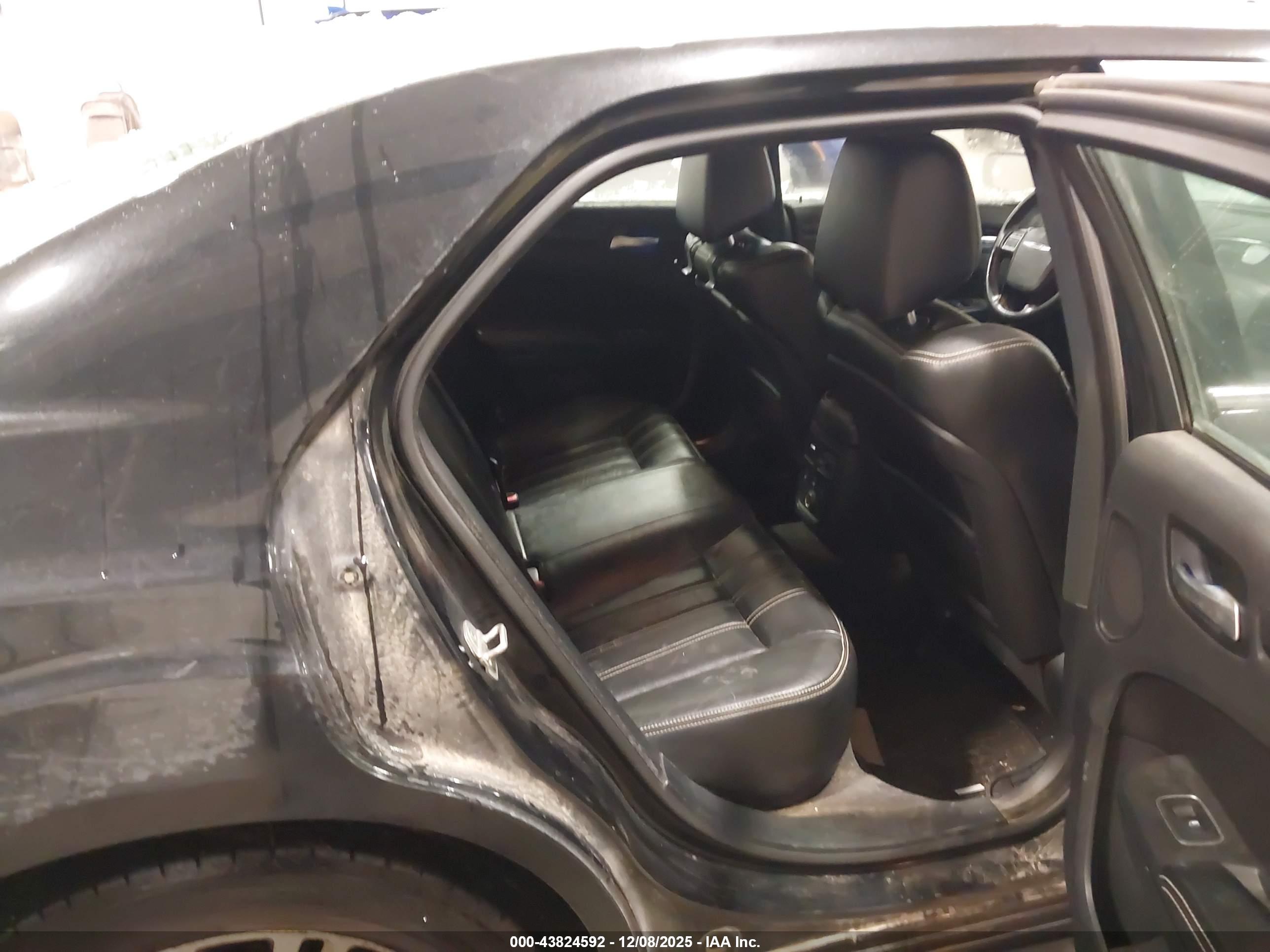 CHRYSLER 300 image 8