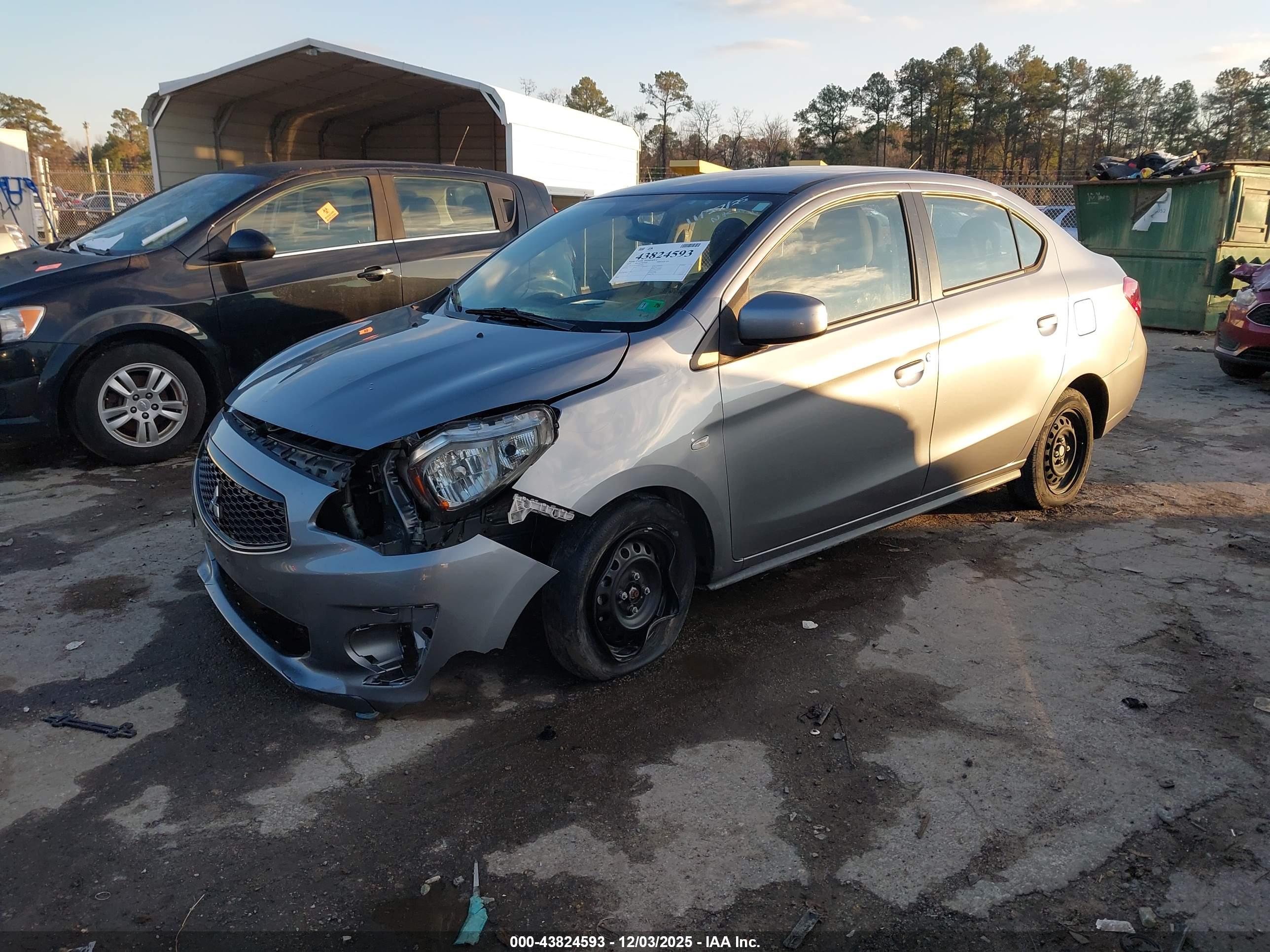 MITSUBISHI MIRAGE image 2