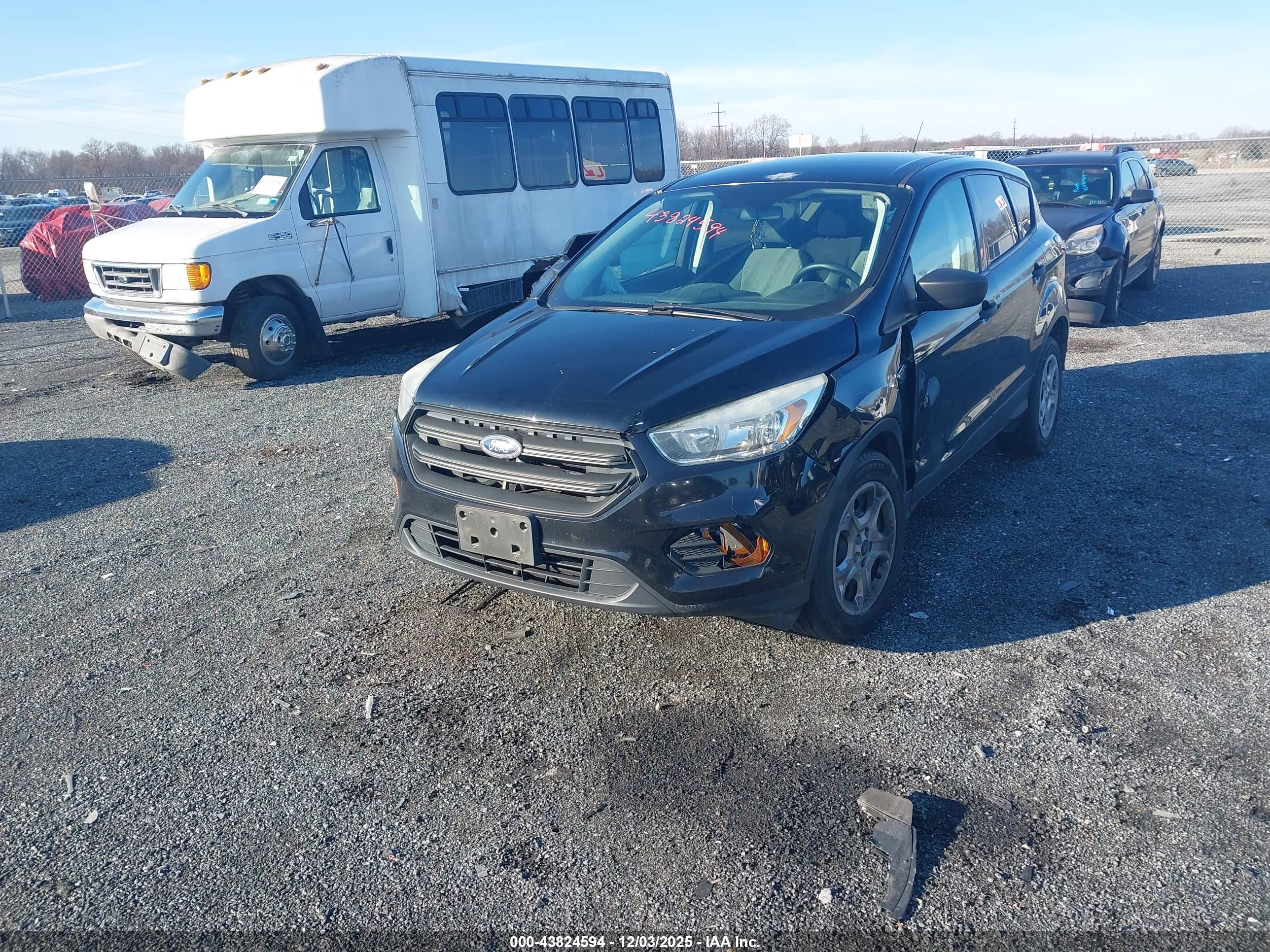 FORD ESCAPE image 2
