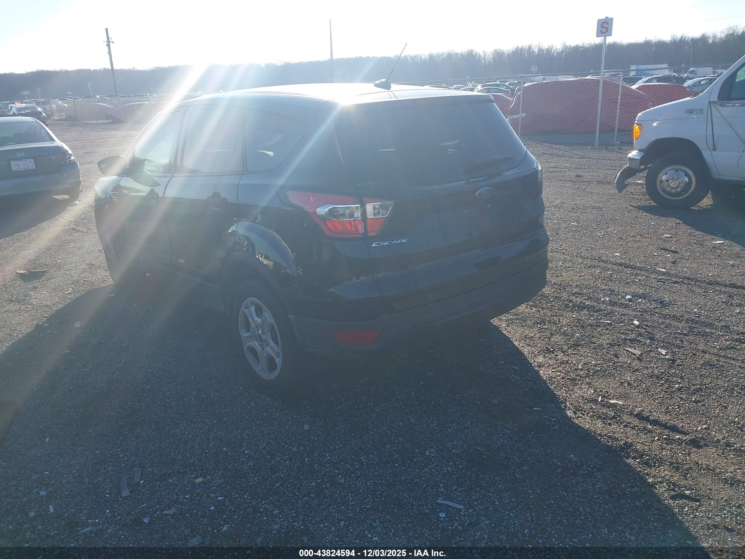 FORD ESCAPE image 3