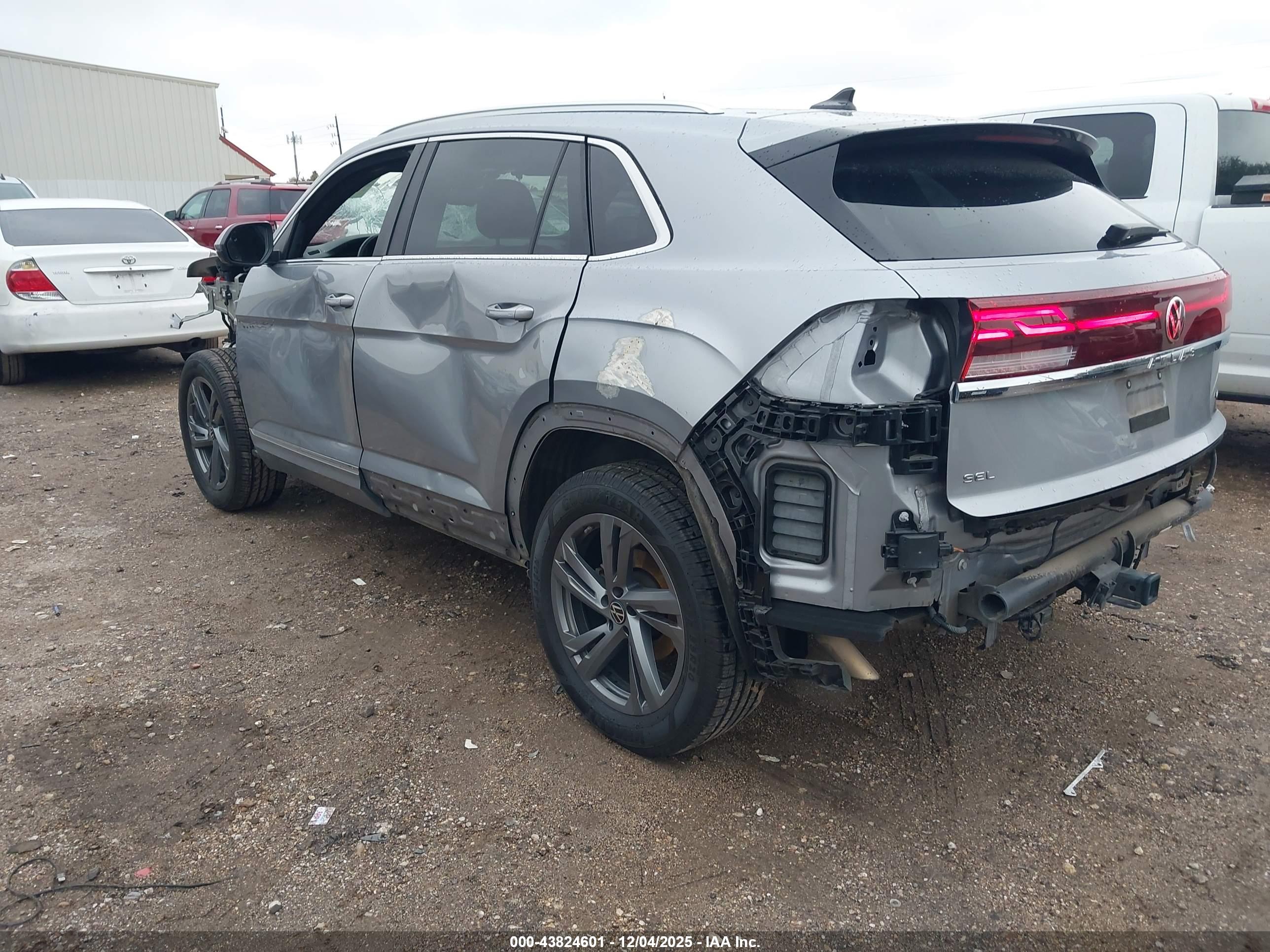 VOLKSWAGEN ATLAS image 3