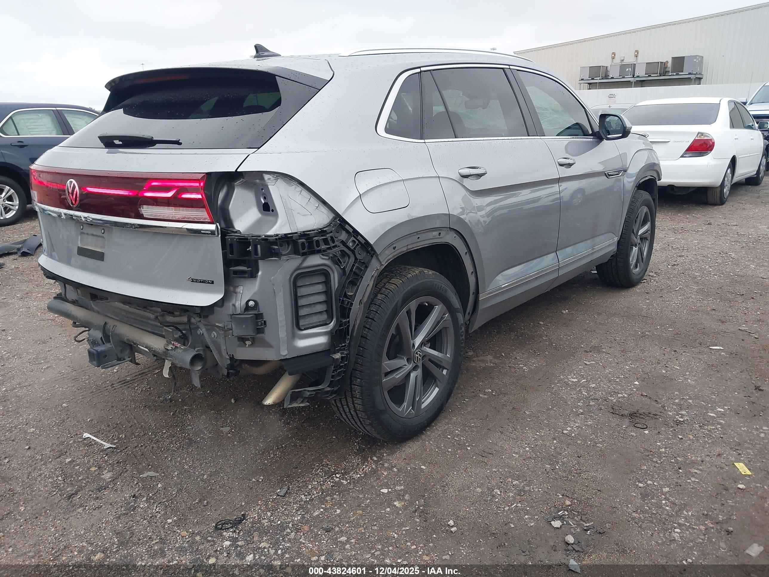 VOLKSWAGEN ATLAS image 4