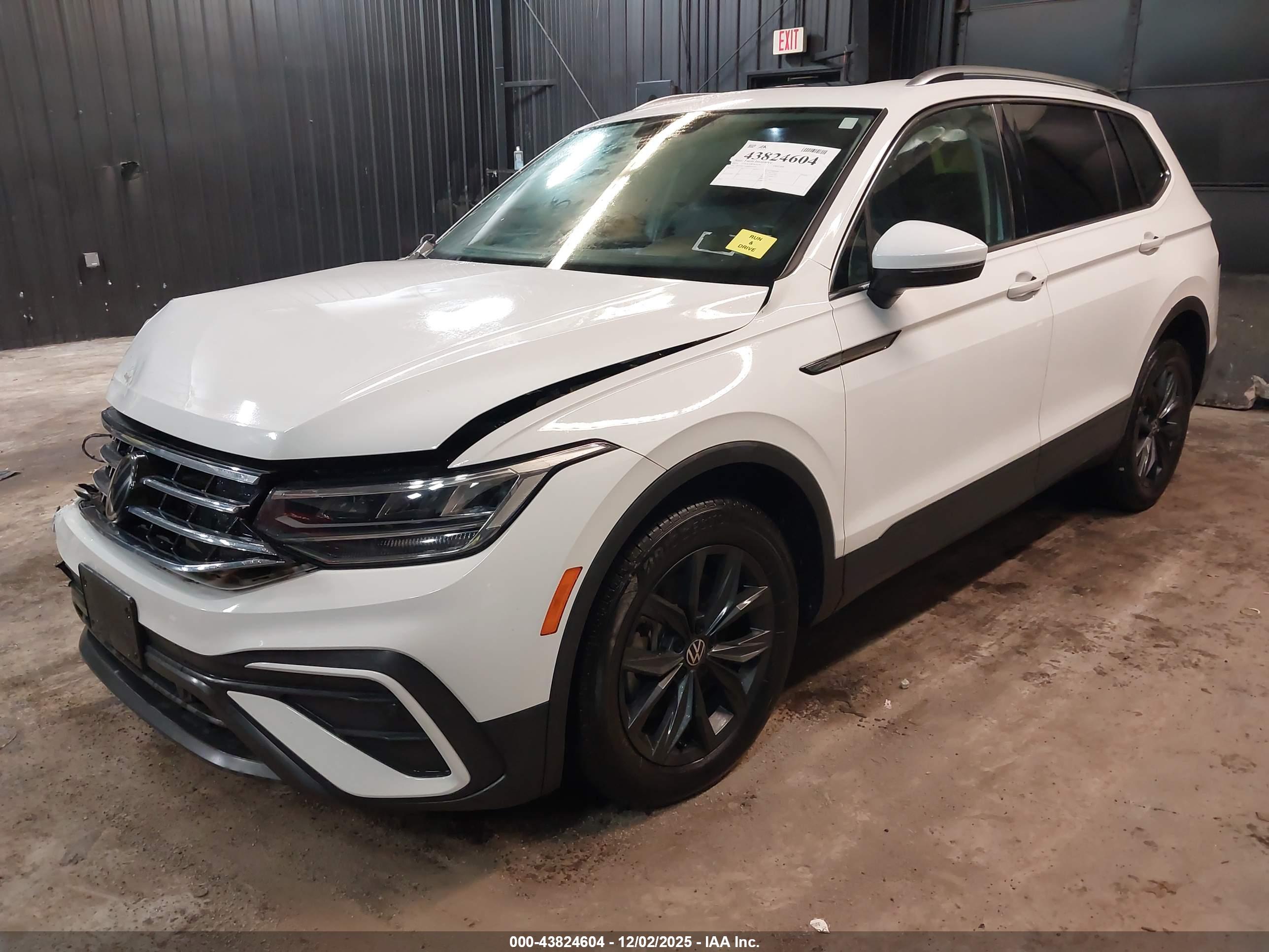 VOLKSWAGEN TIGUAN image 2
