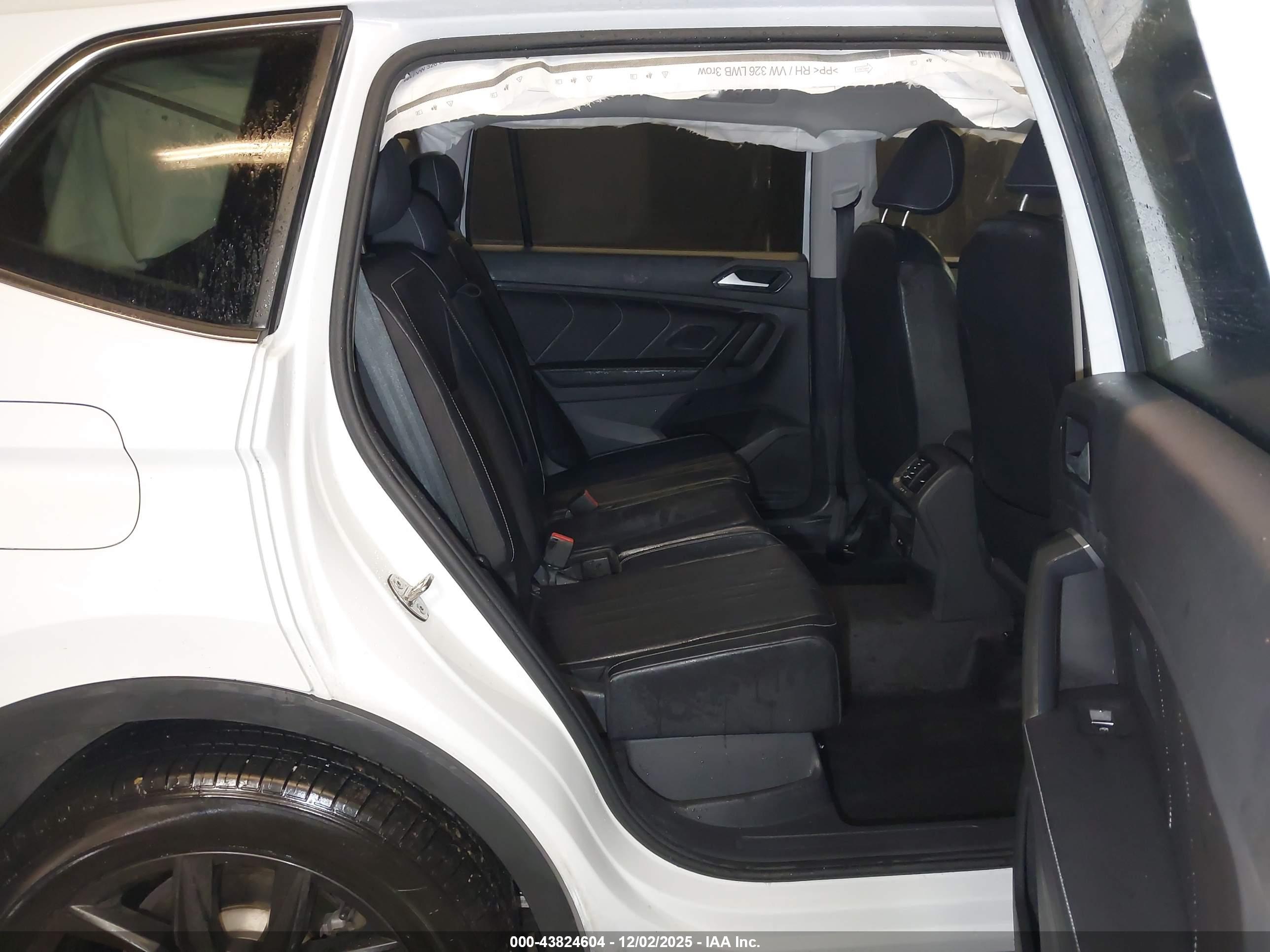 VOLKSWAGEN TIGUAN image 8