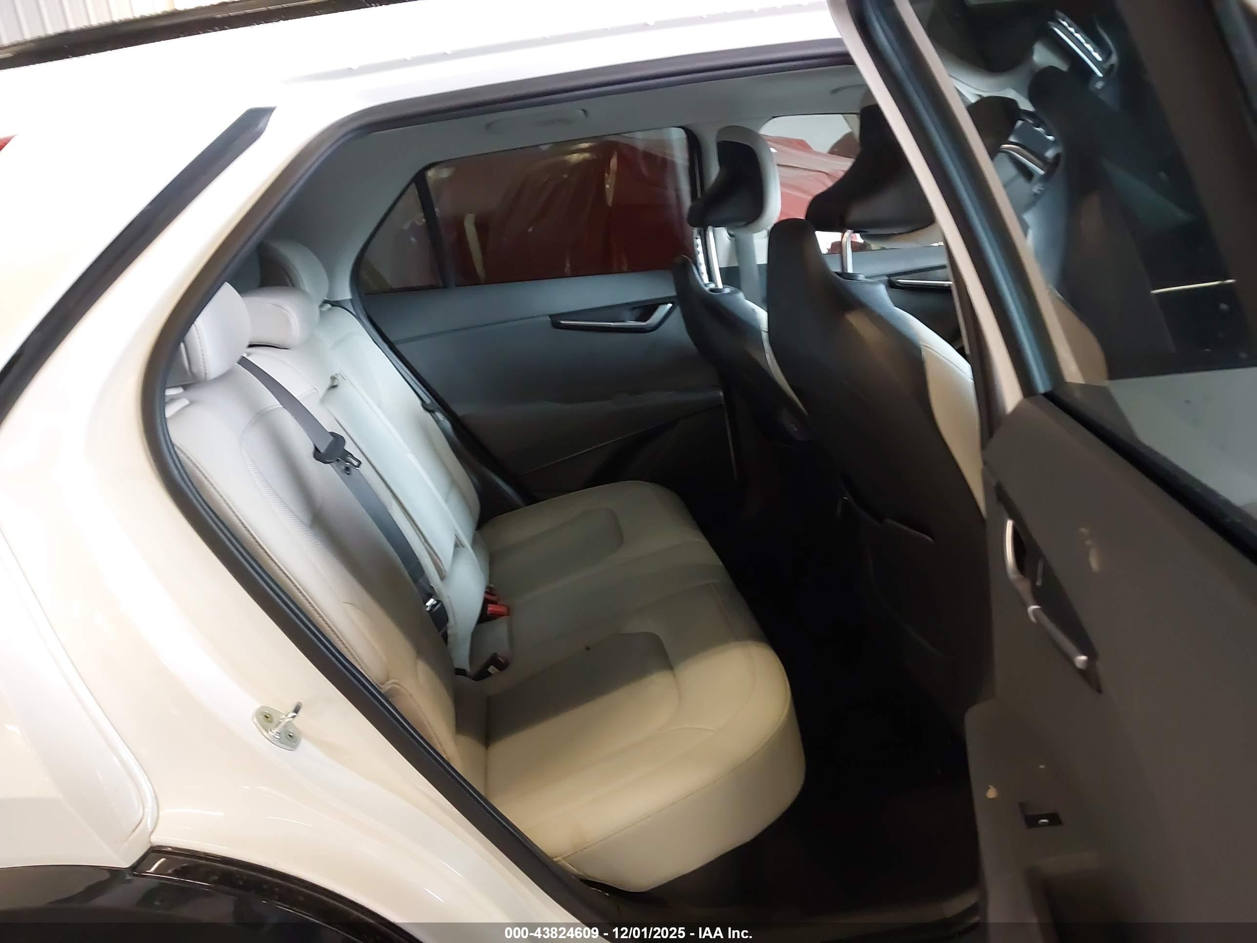 KIA NIRO image 8