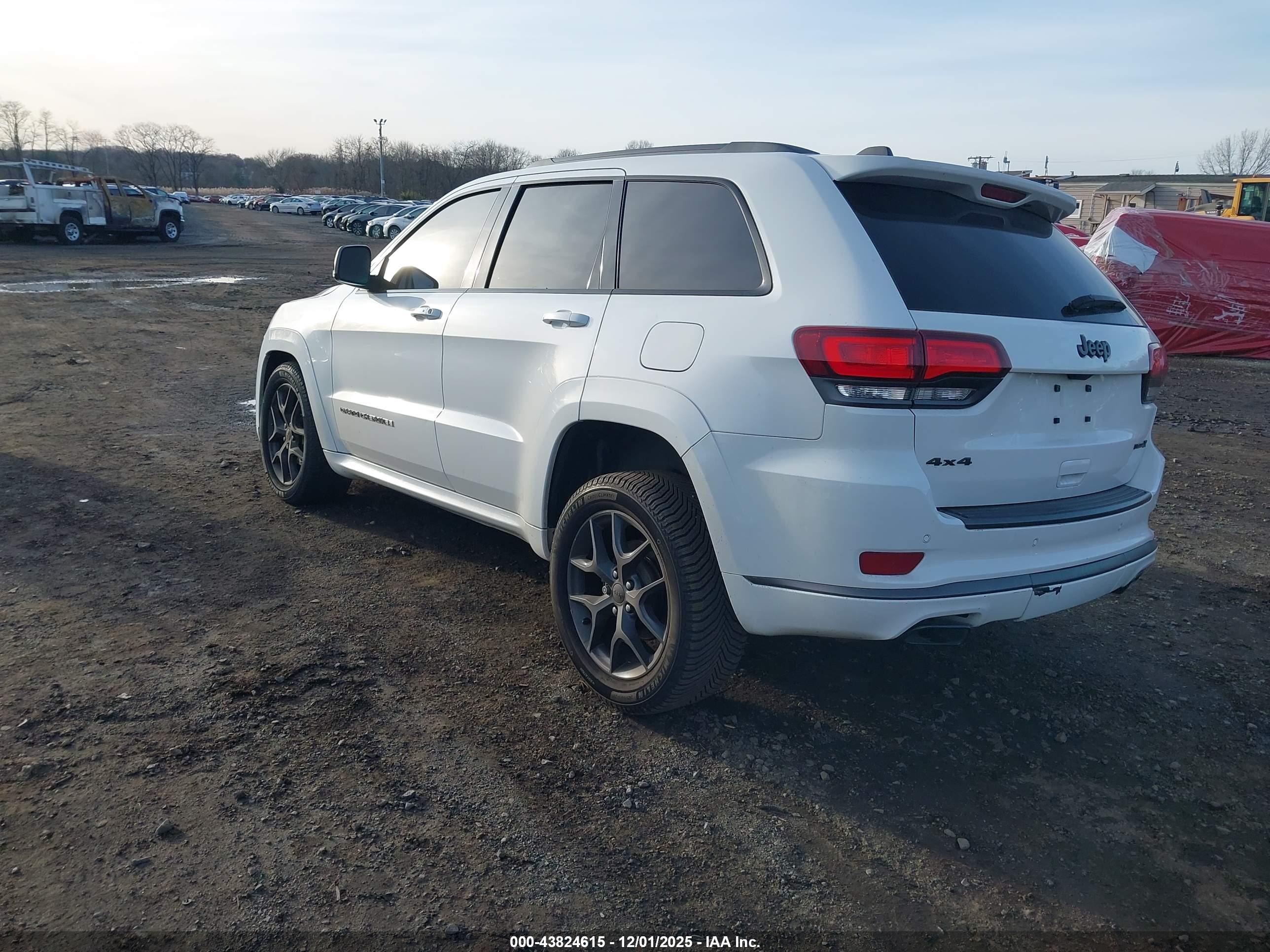 JEEP GRAND image 3