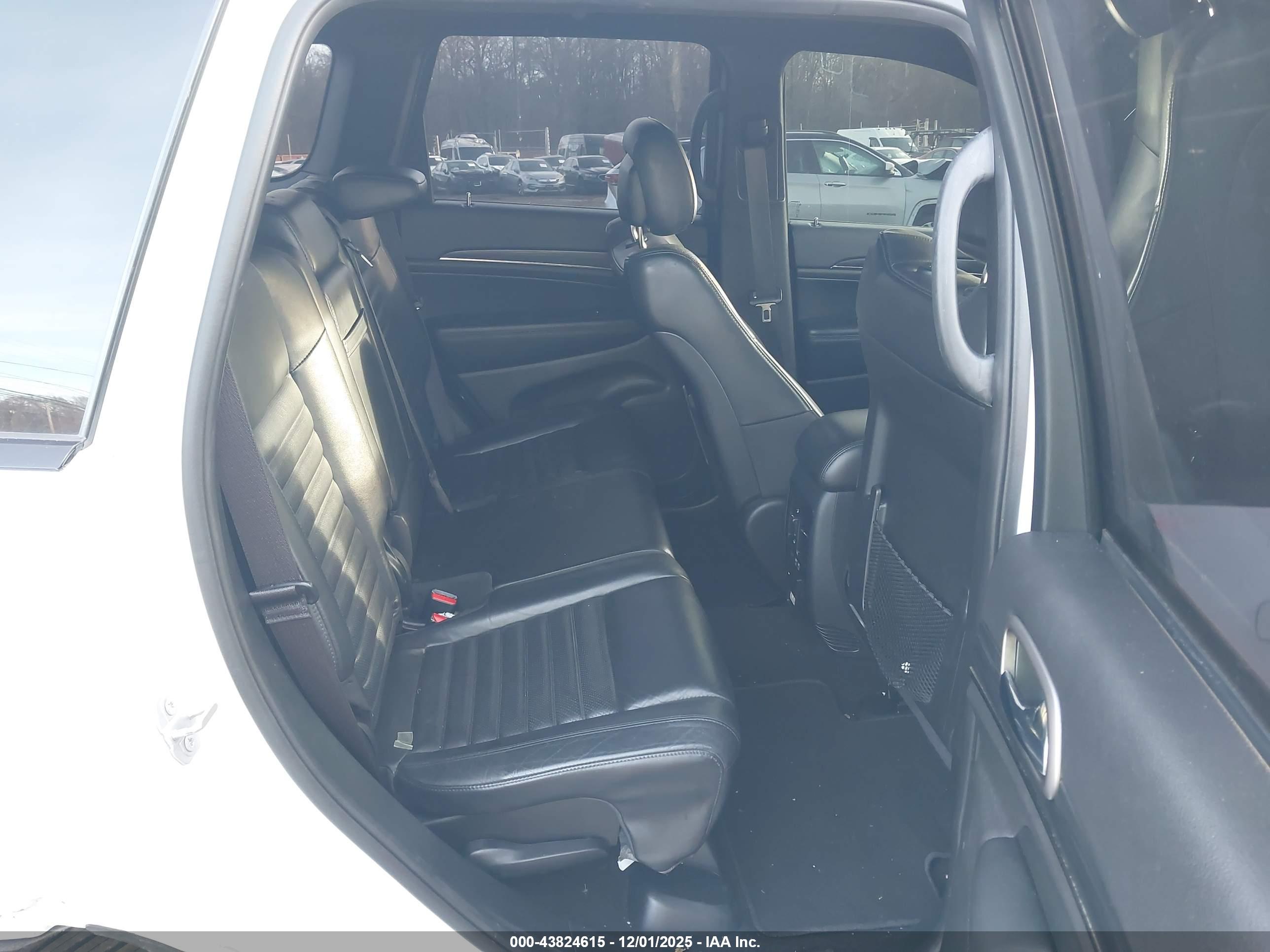 JEEP GRAND image 8