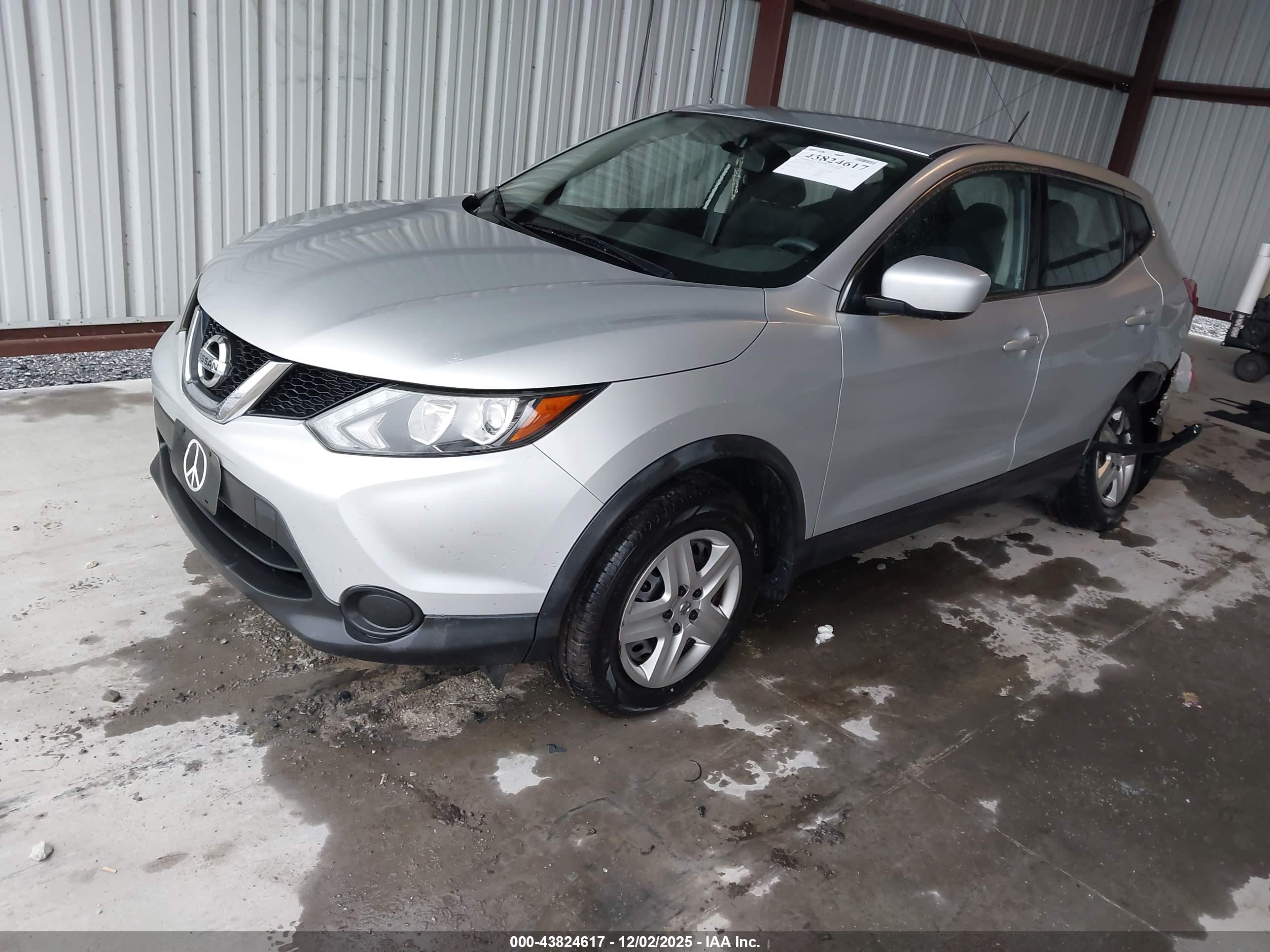 NISSAN ROGUE image 2