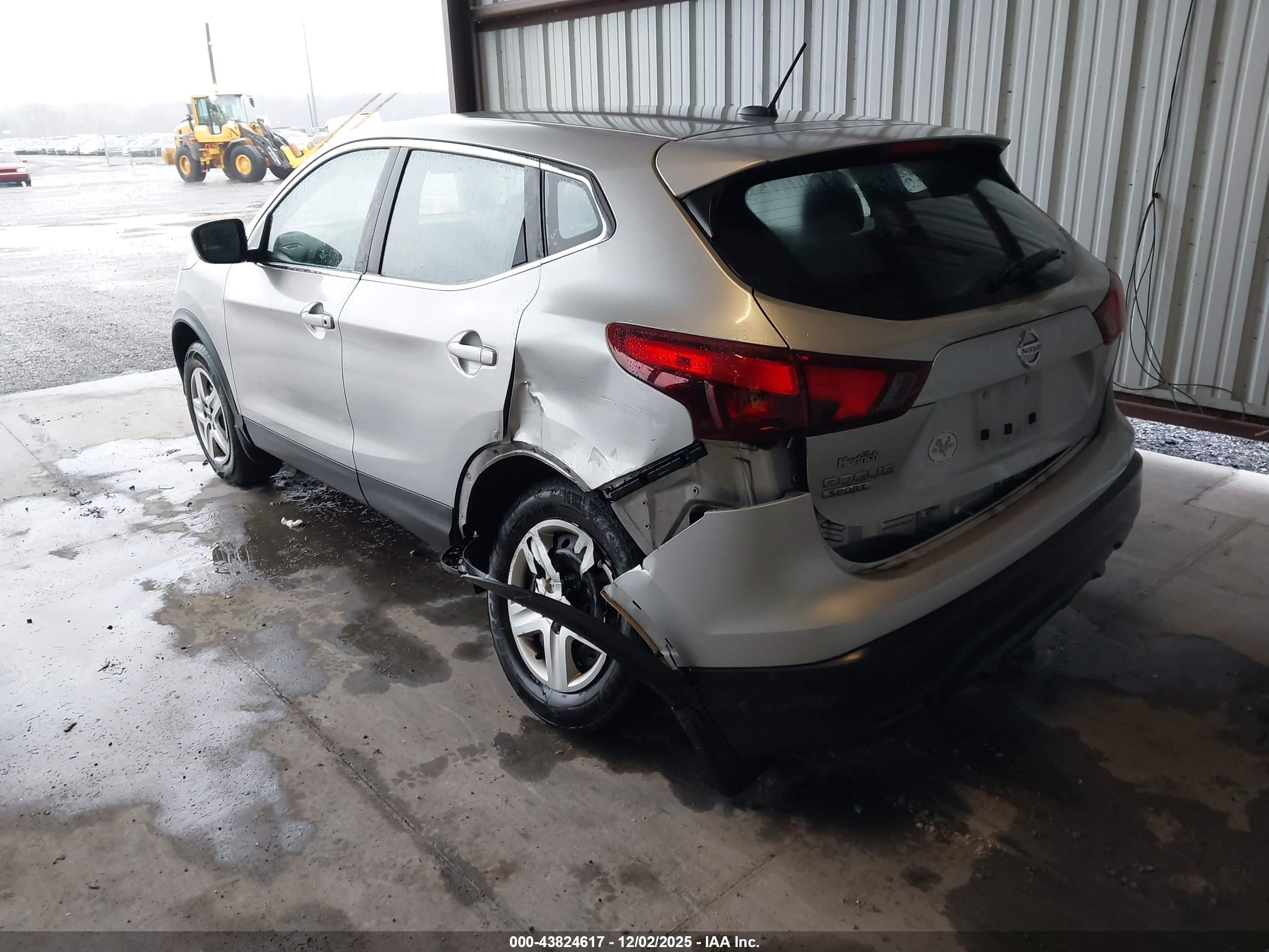 NISSAN ROGUE image 3