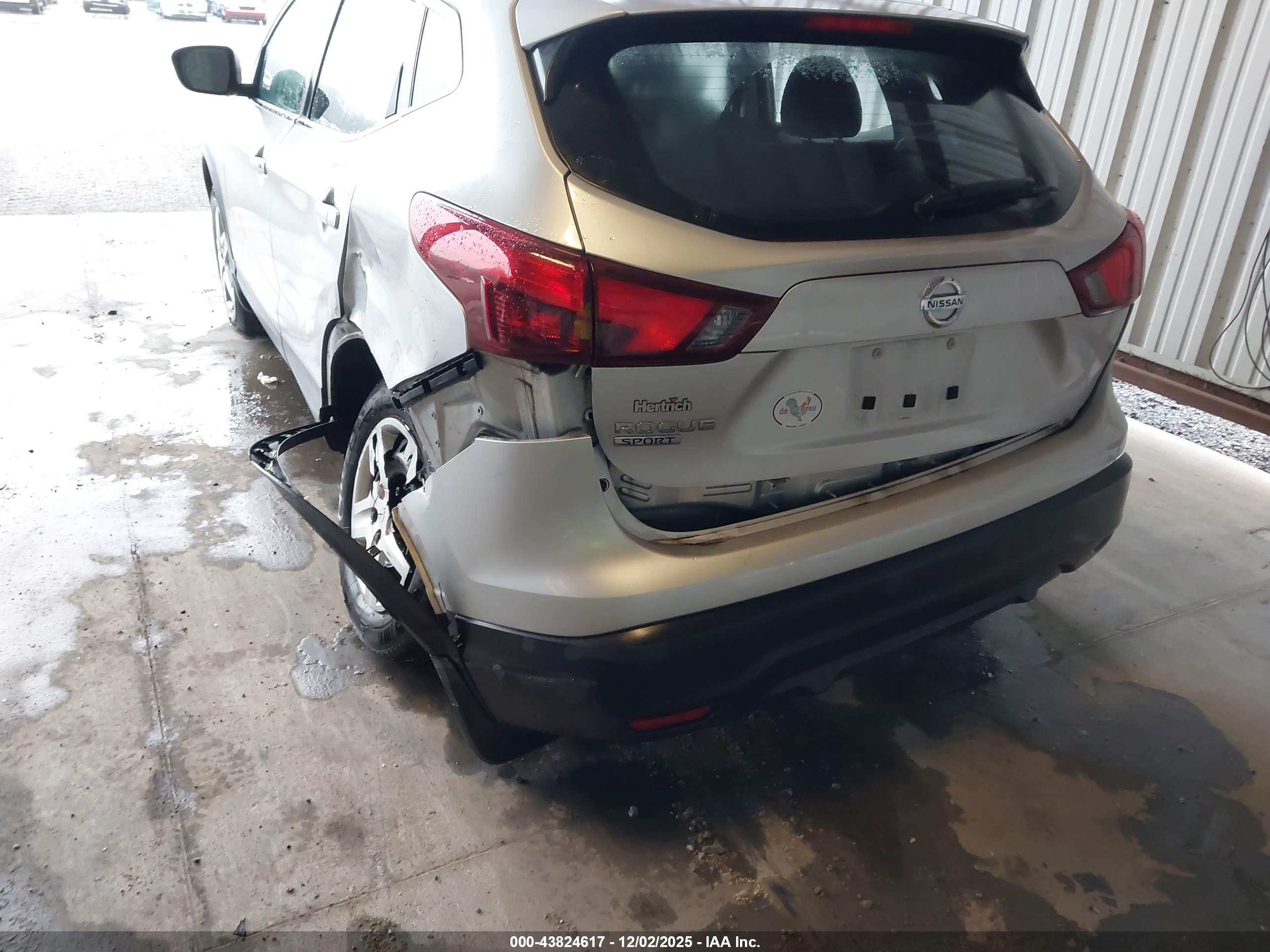 NISSAN ROGUE image 6