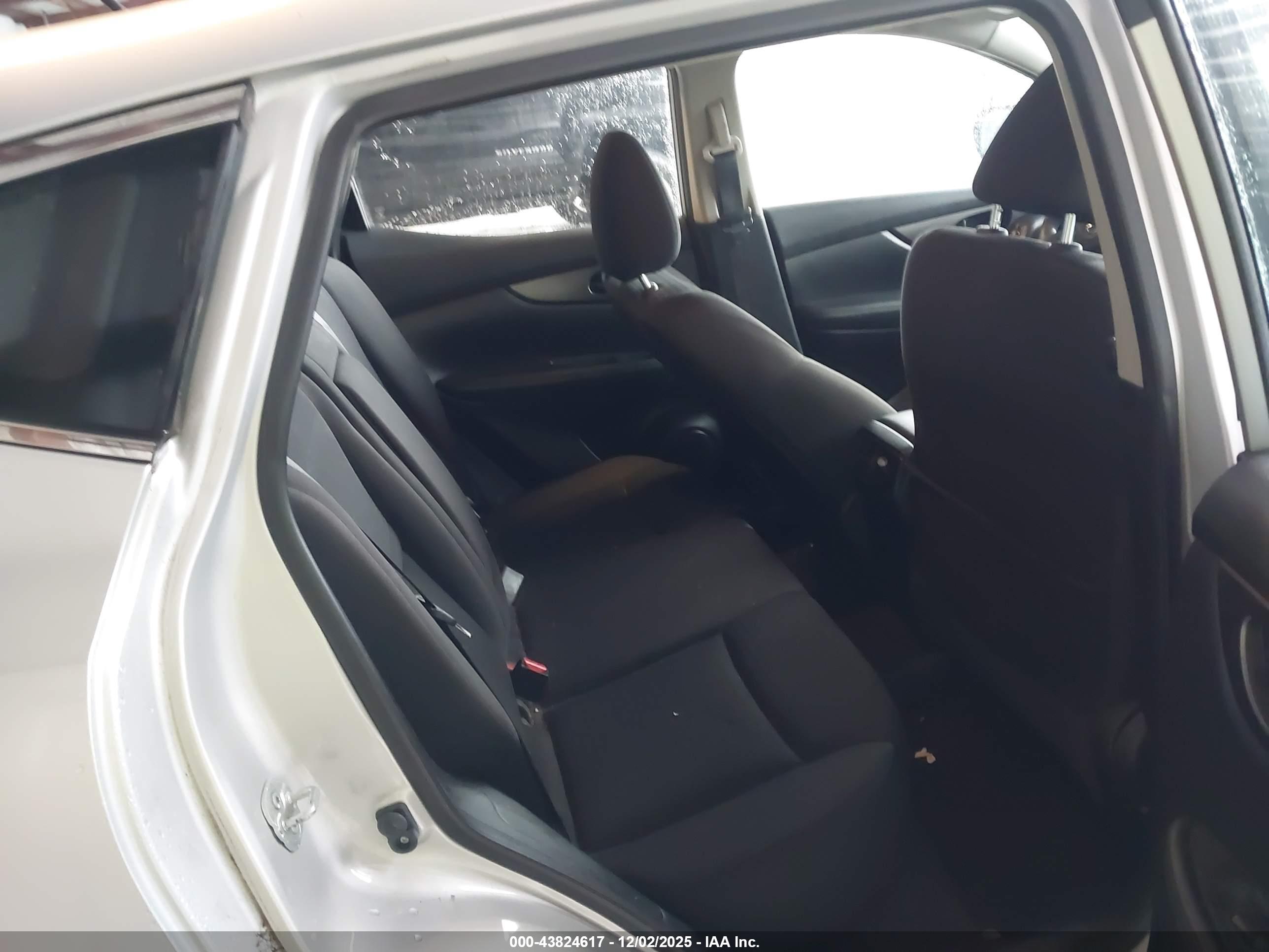 NISSAN ROGUE image 8