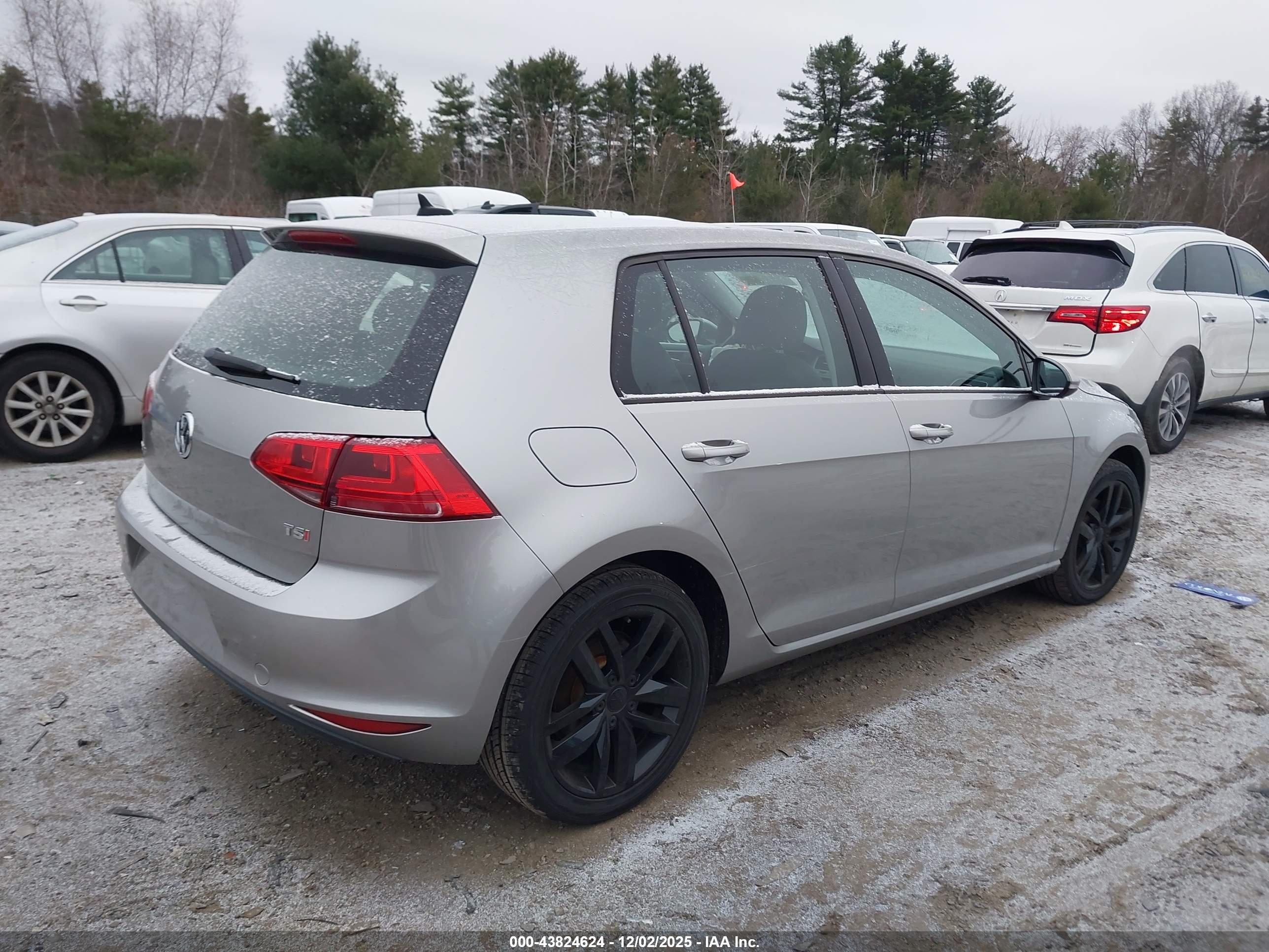 VOLKSWAGEN GOLF image 4