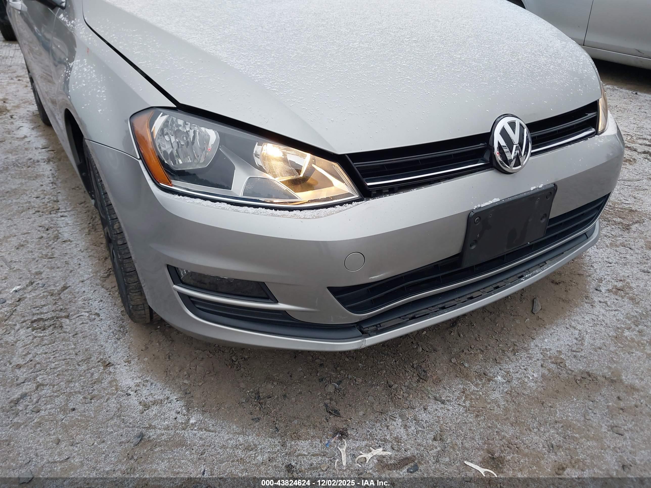 VOLKSWAGEN GOLF image 6