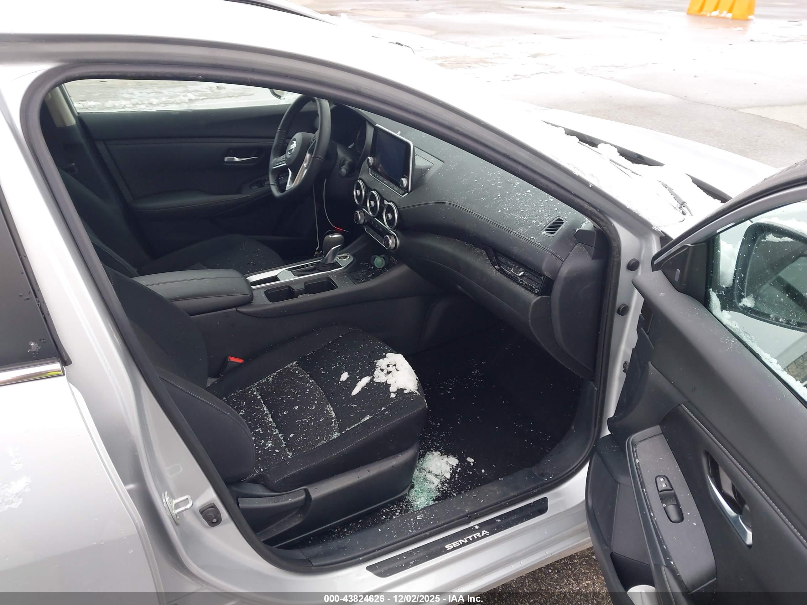 NISSAN SENTRA image 5