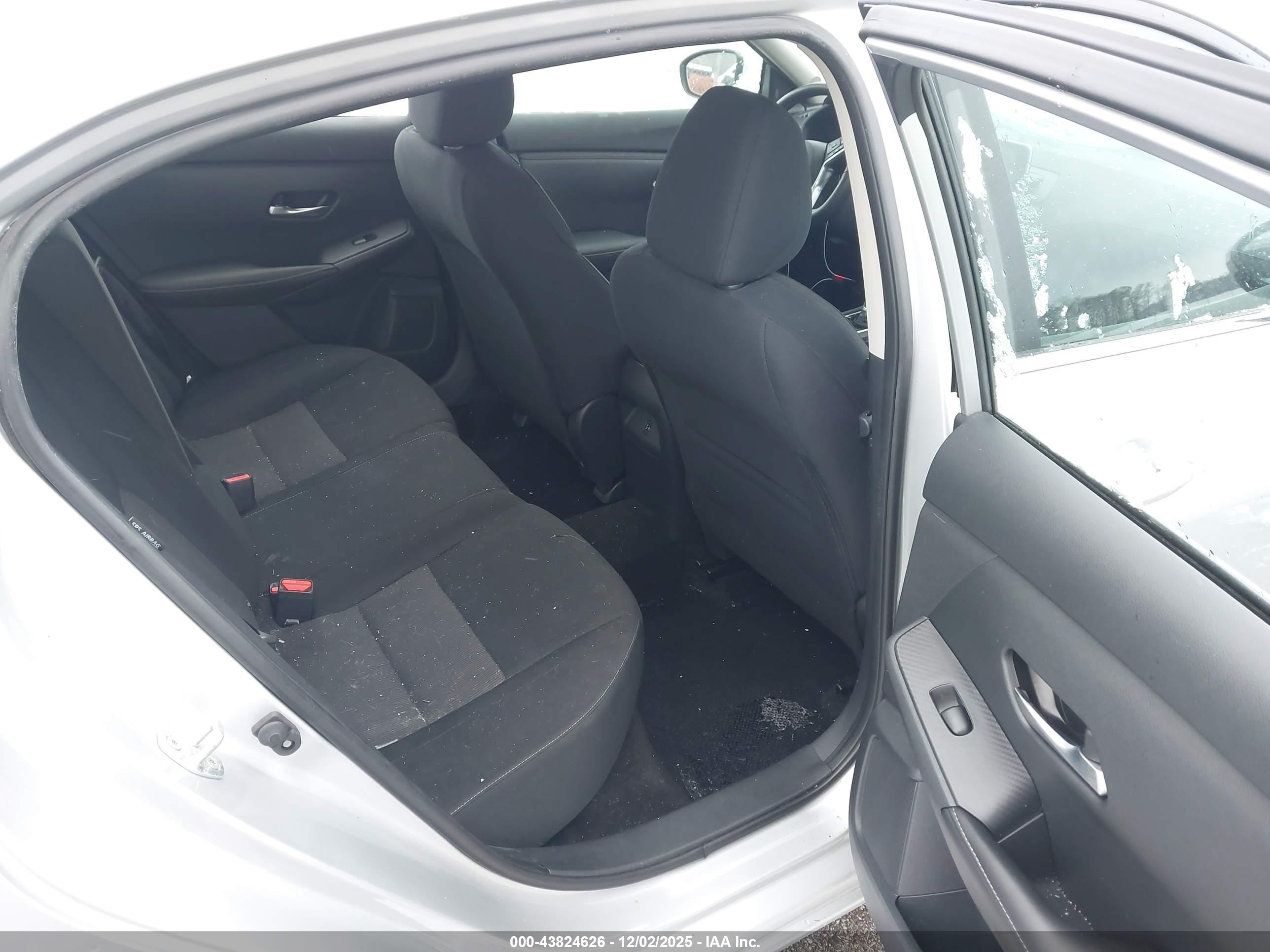 NISSAN SENTRA image 8