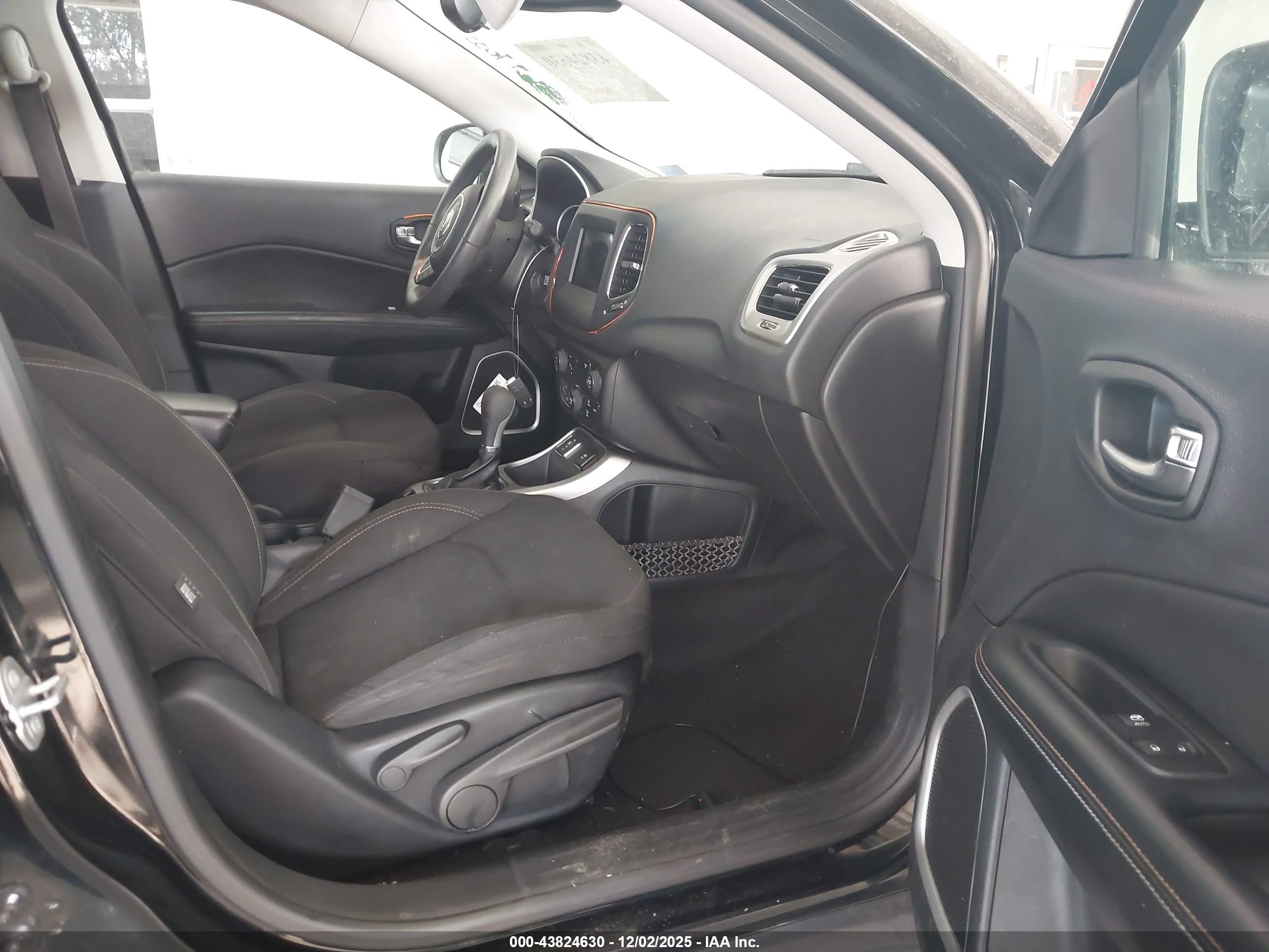 JEEP COMPASS image 5
