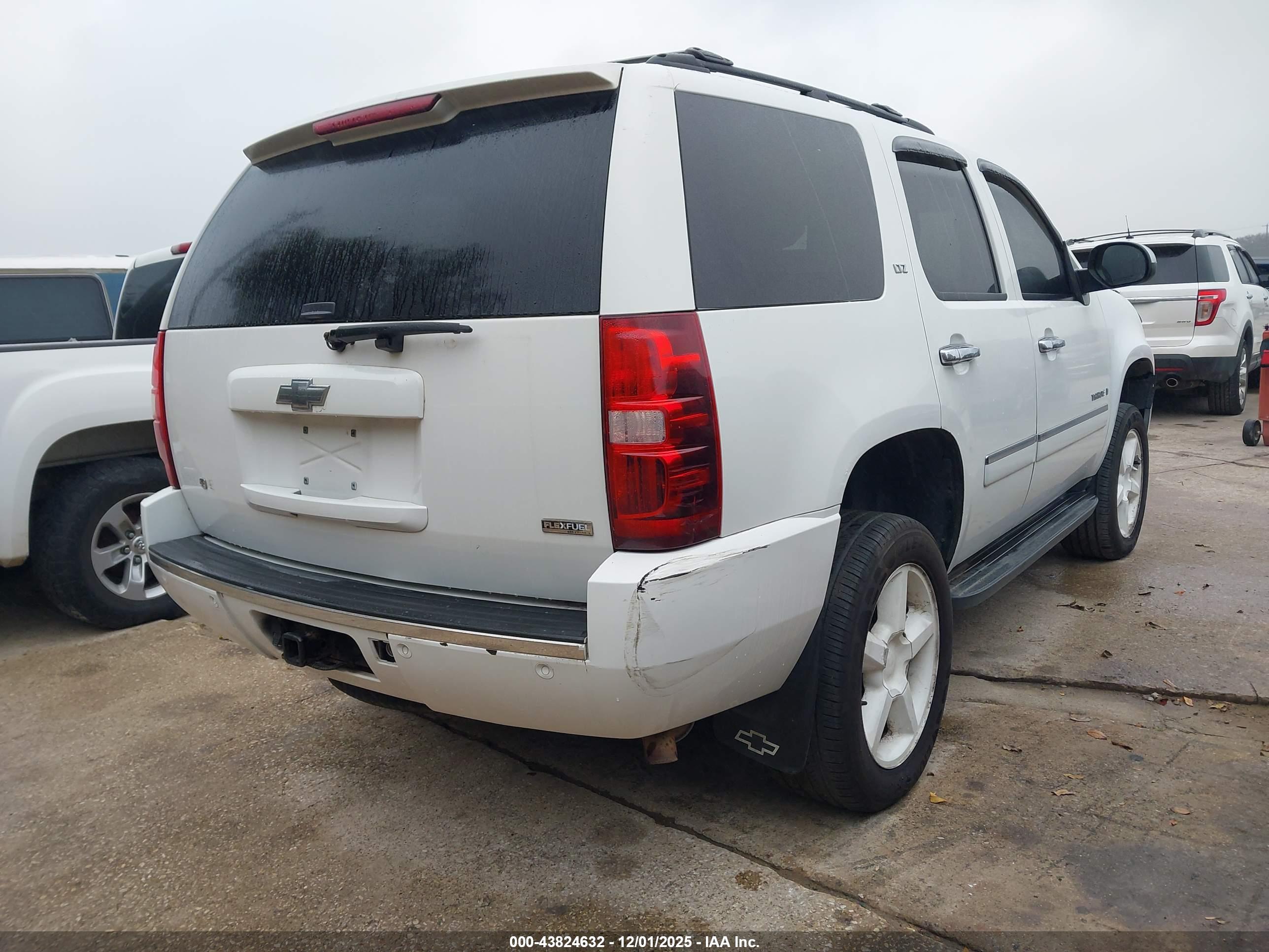 CHEVROLET TAHOE image 4