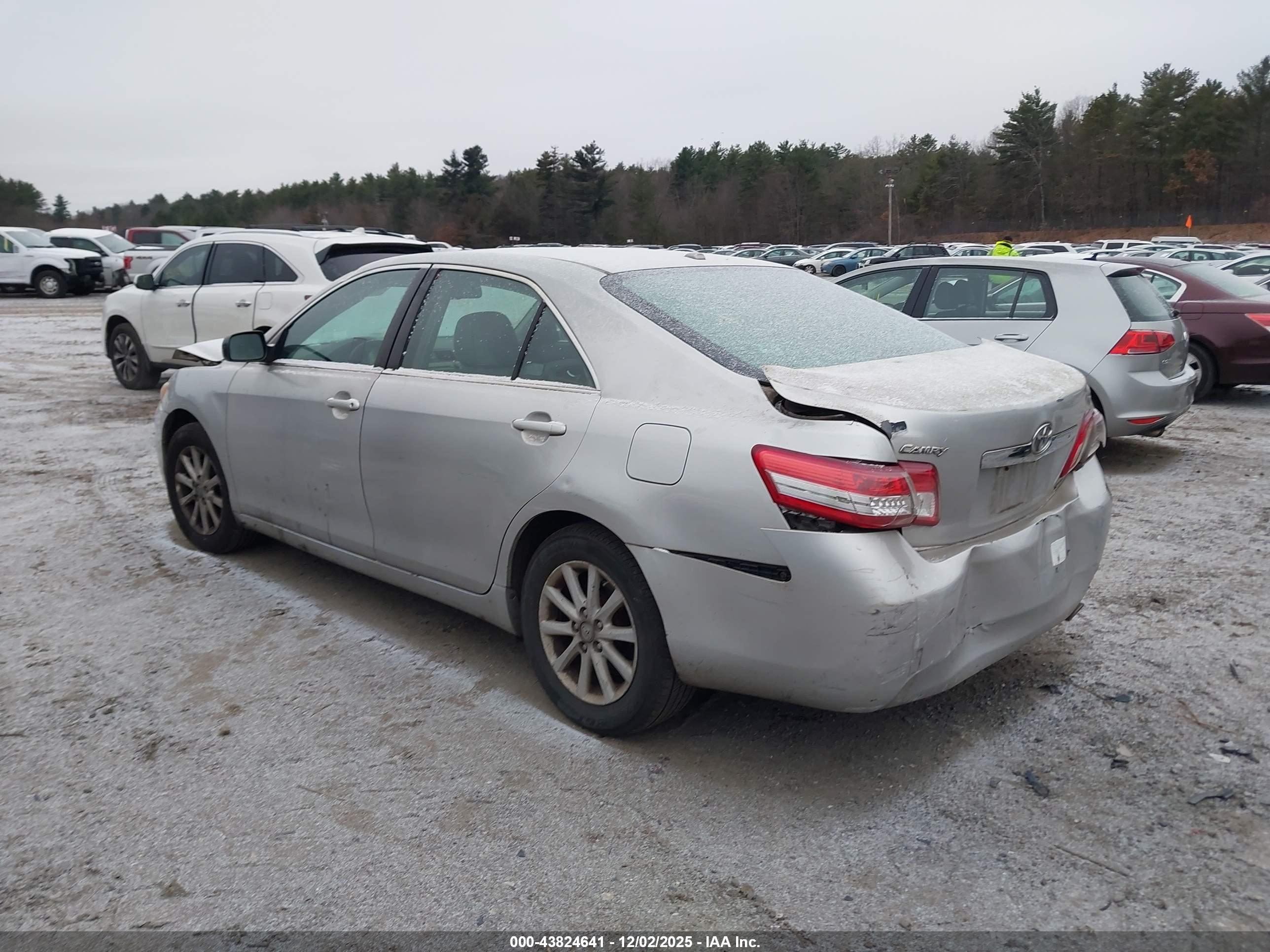 TOYOTA CAMRY image 3