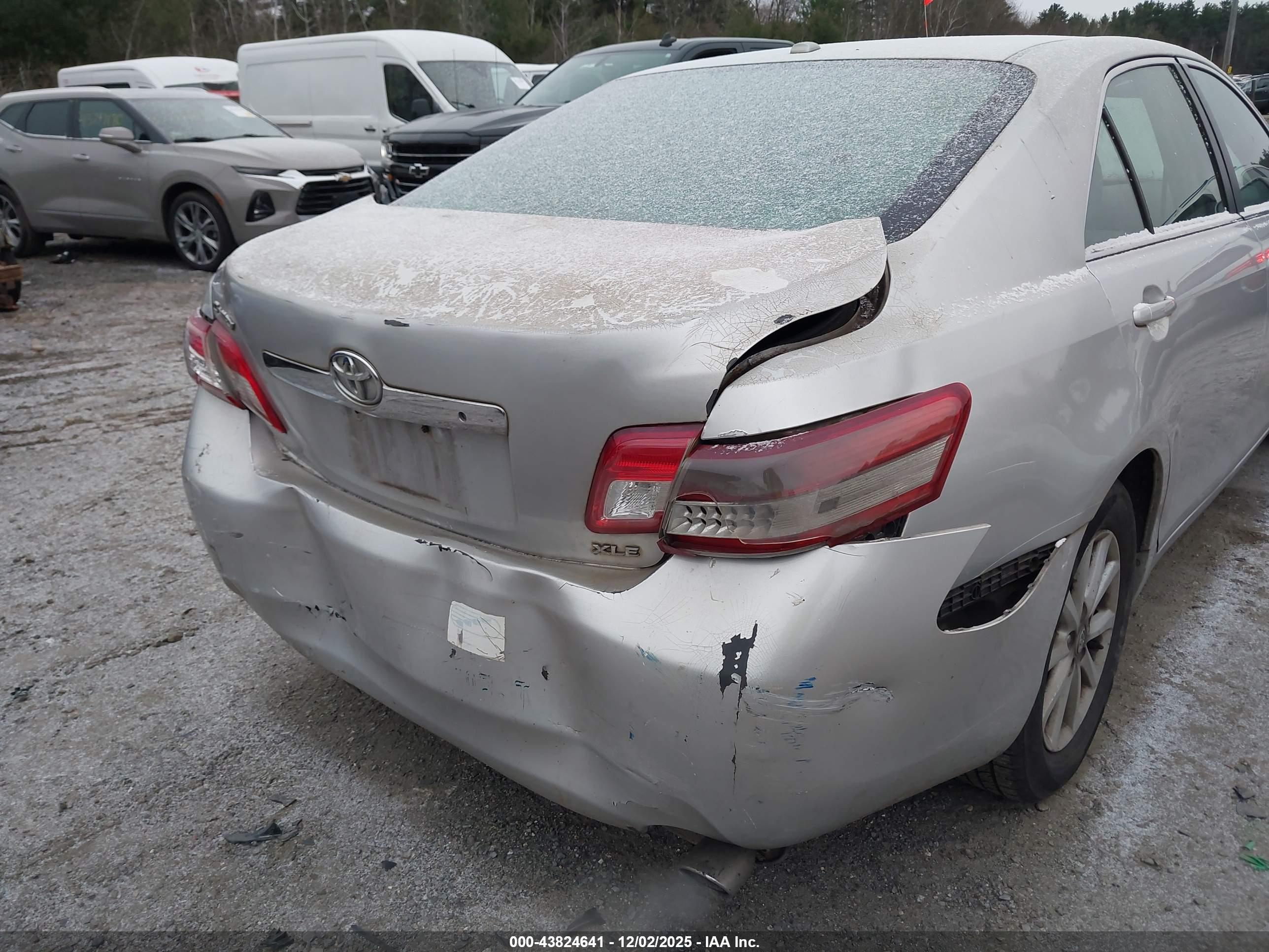 TOYOTA CAMRY image 6