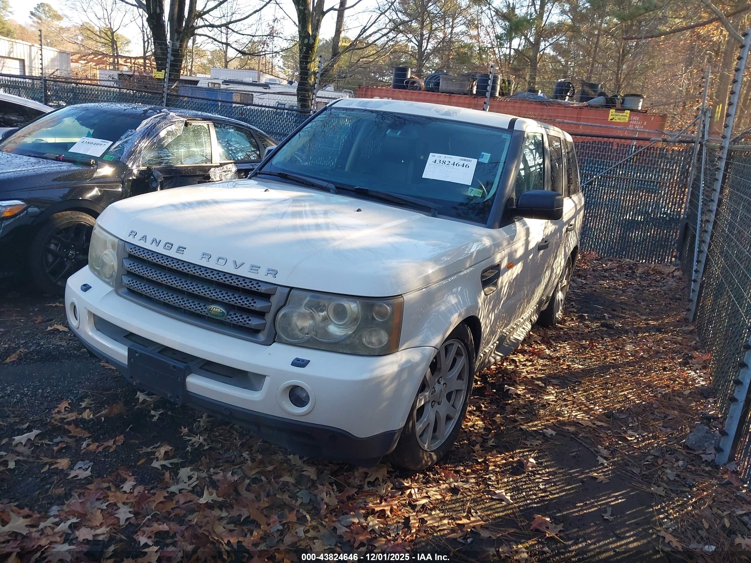 LAND ROVER image 2