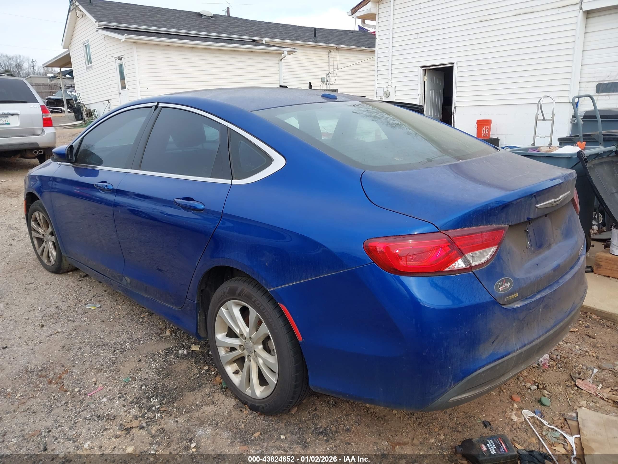 CHRYSLER 200 image 3