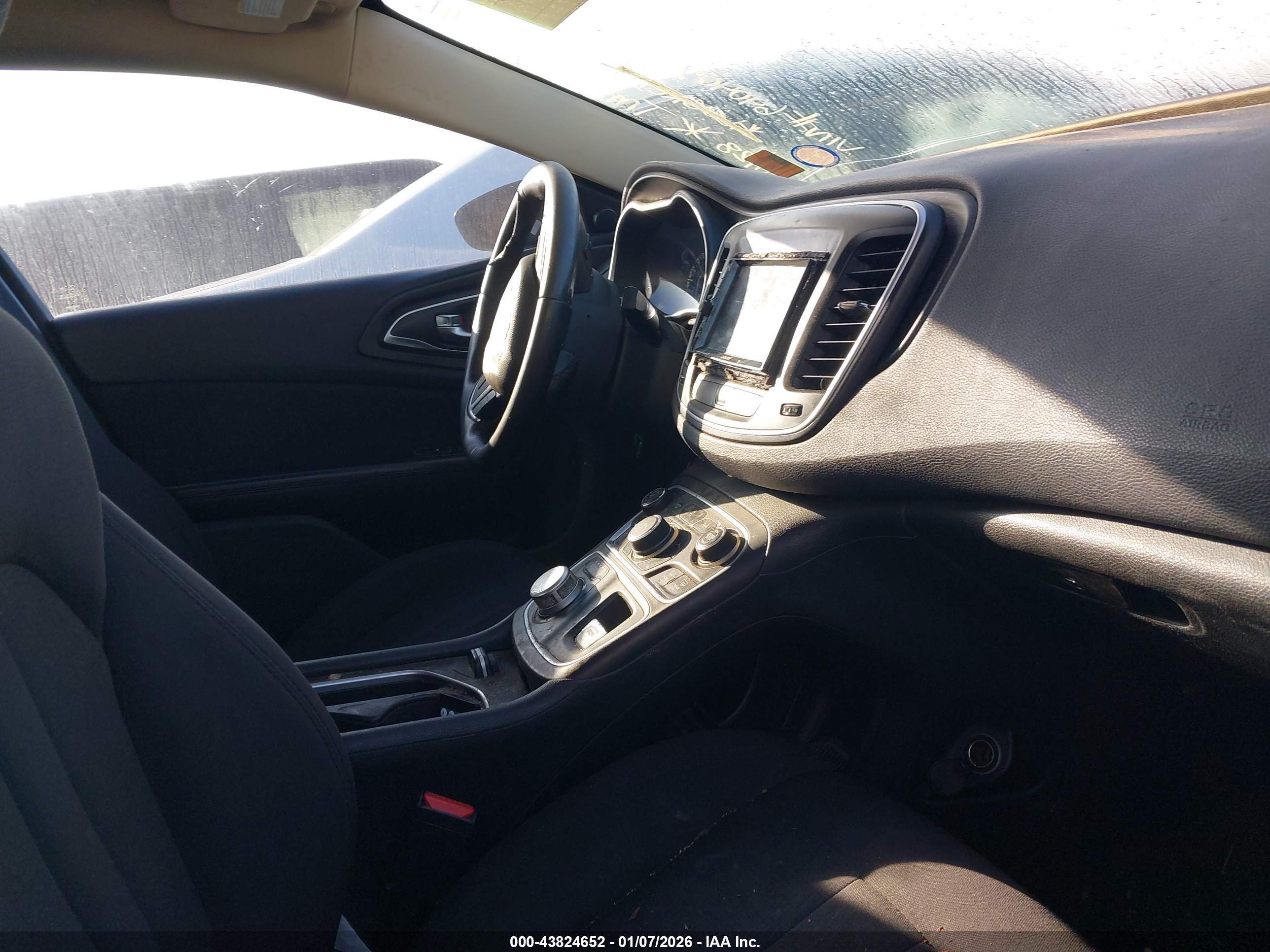 CHRYSLER 200 image 5