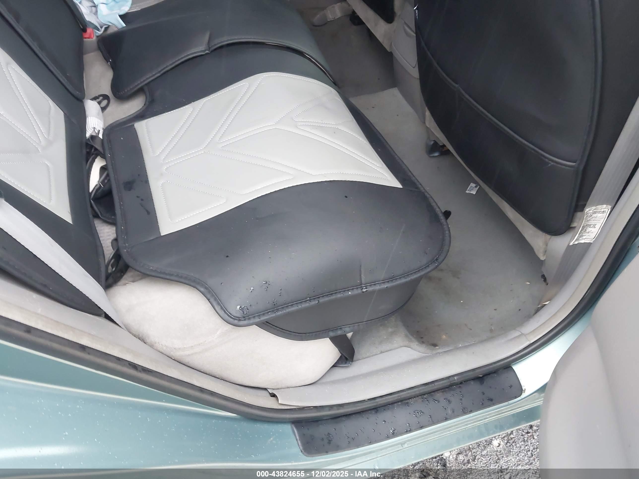 TOYOTA COROLLA image 8