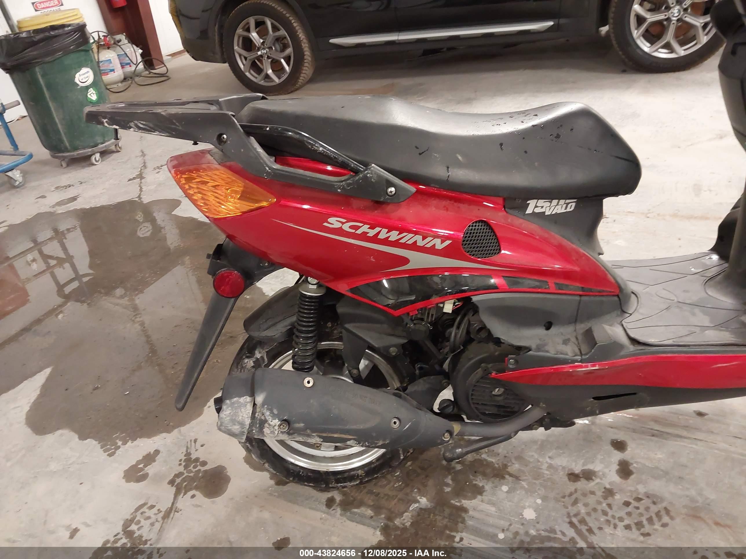 SCHWINN SCOOTER image 8
