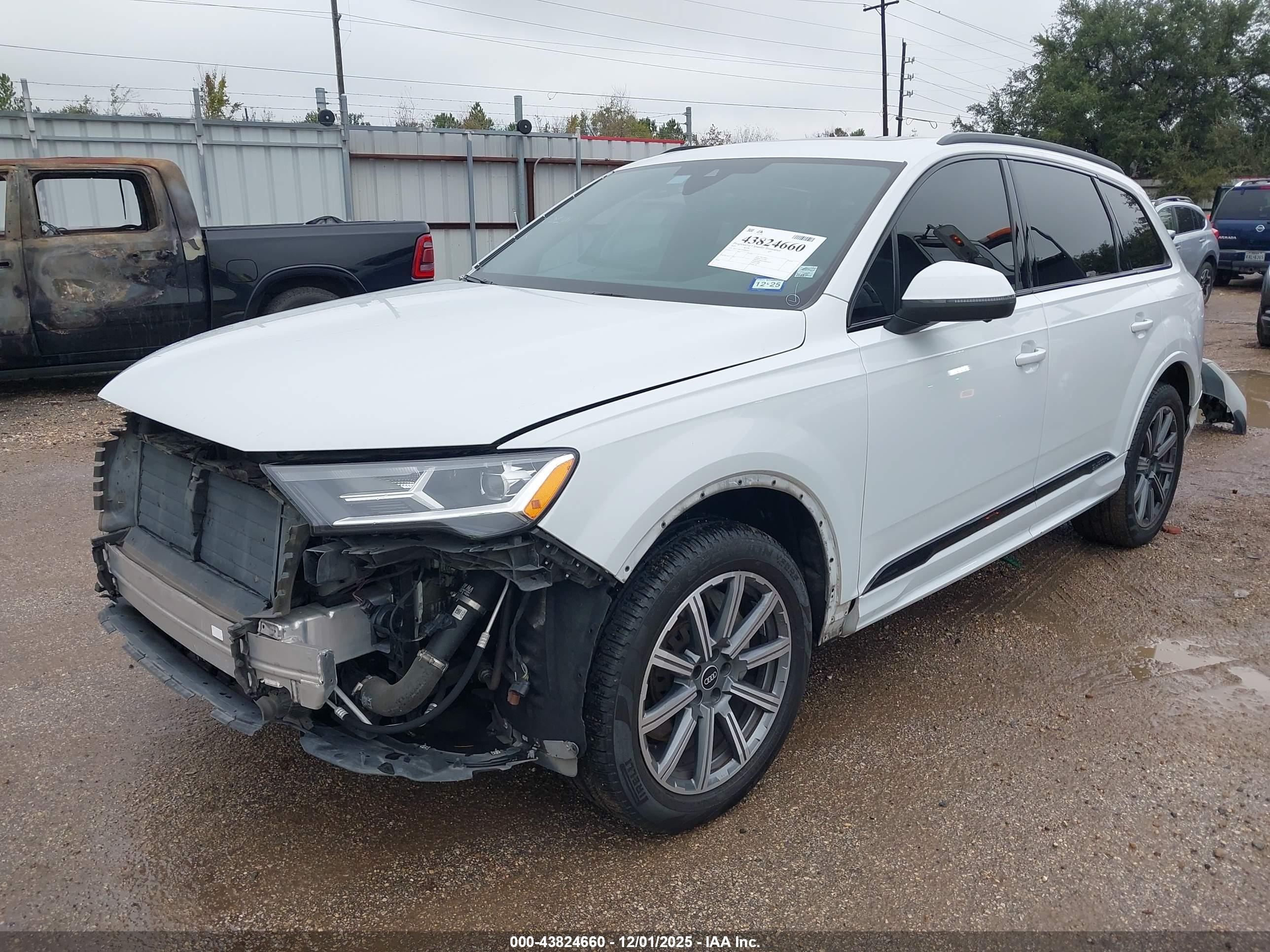 AUDI Q7 image 2